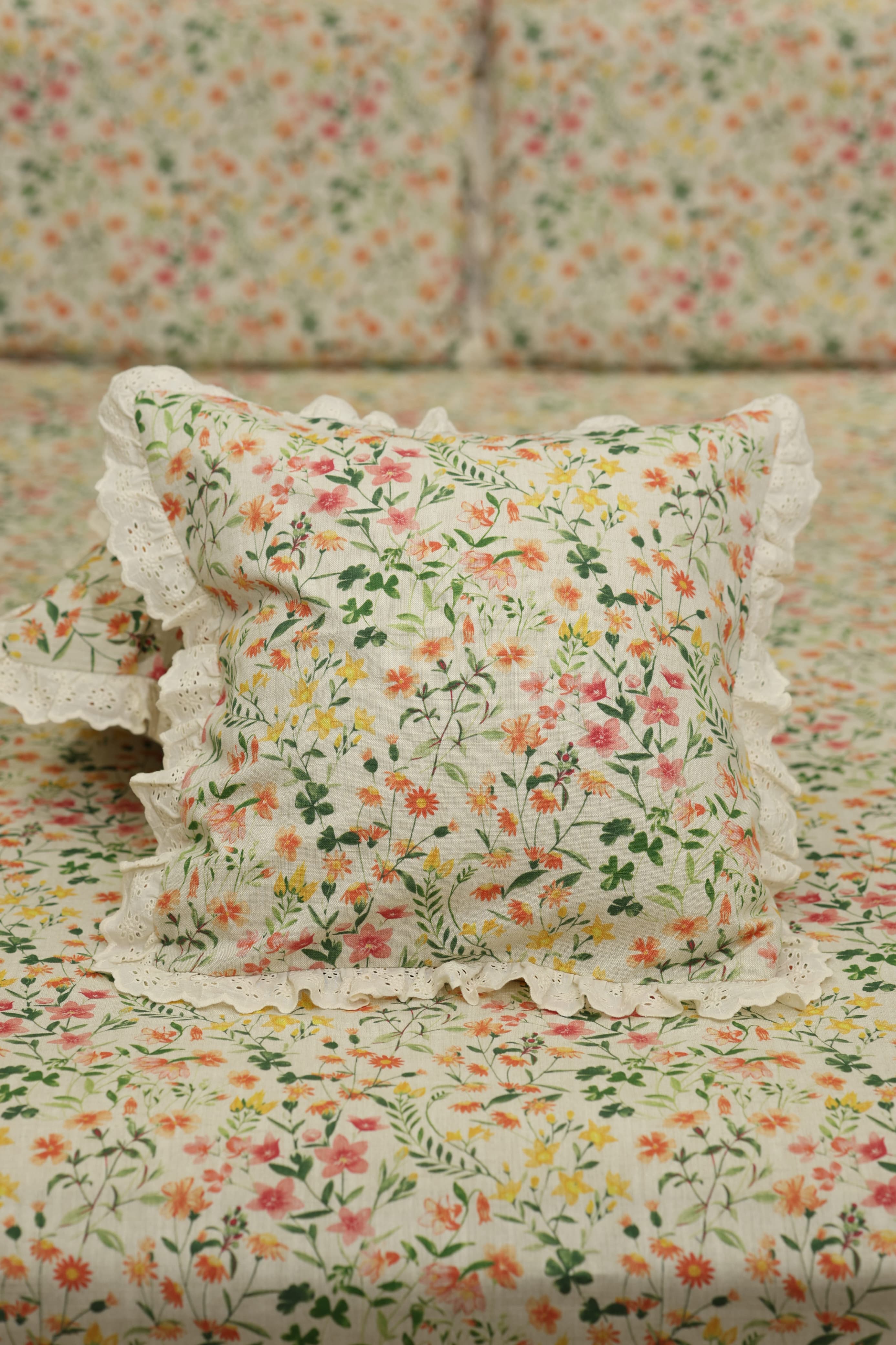Bedsheets - Premium king floral printed lace bedsheet with cushion covers yellow bud