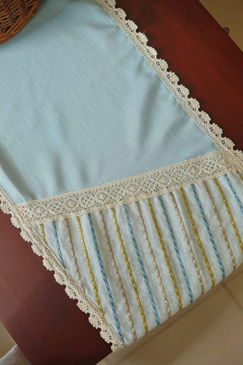 Table runners-Embroidered 6 Seater