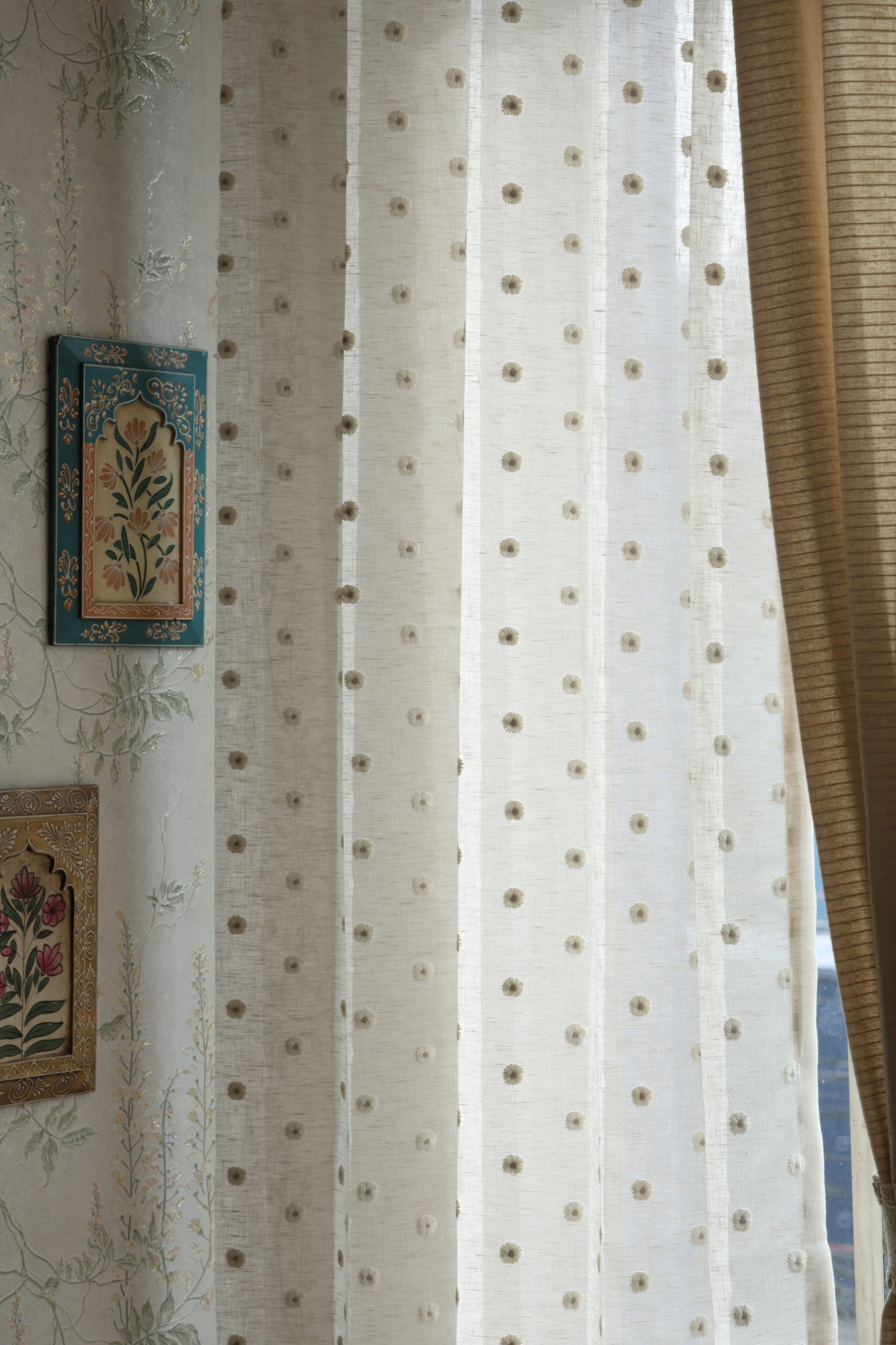 Daisy Sheer Premium embroidery Sheer Curtain : Cream/ off