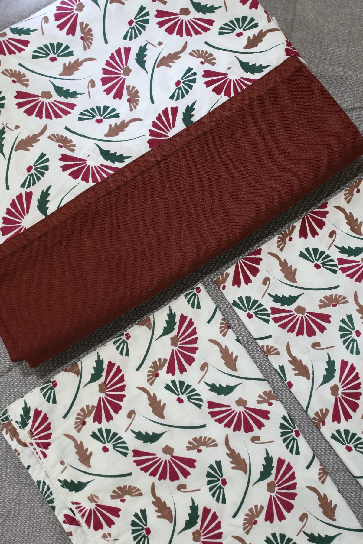 Bedsheets - King daily use border bedsheets