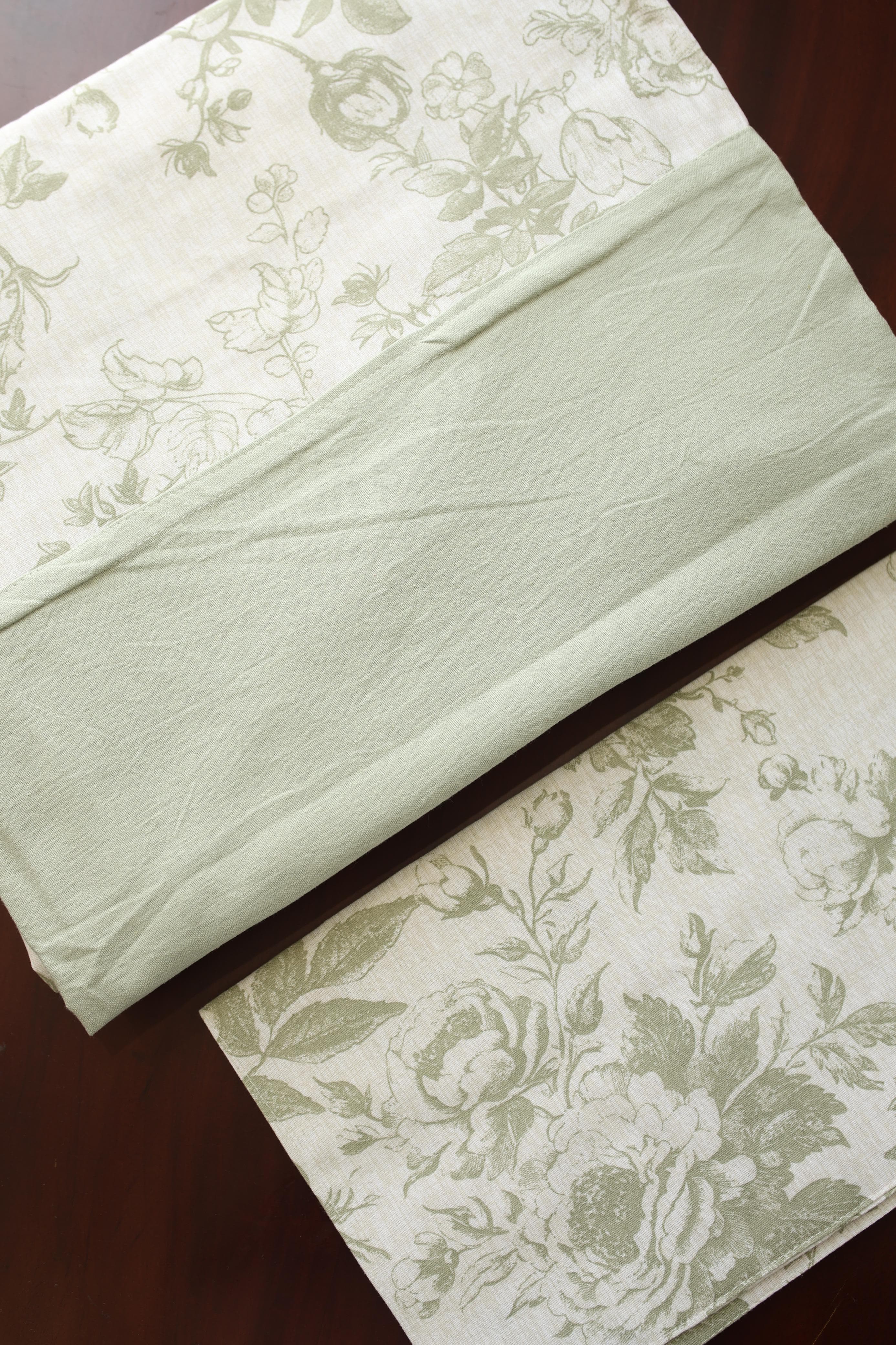 Bedsheets - Queen daily use border bedsheets