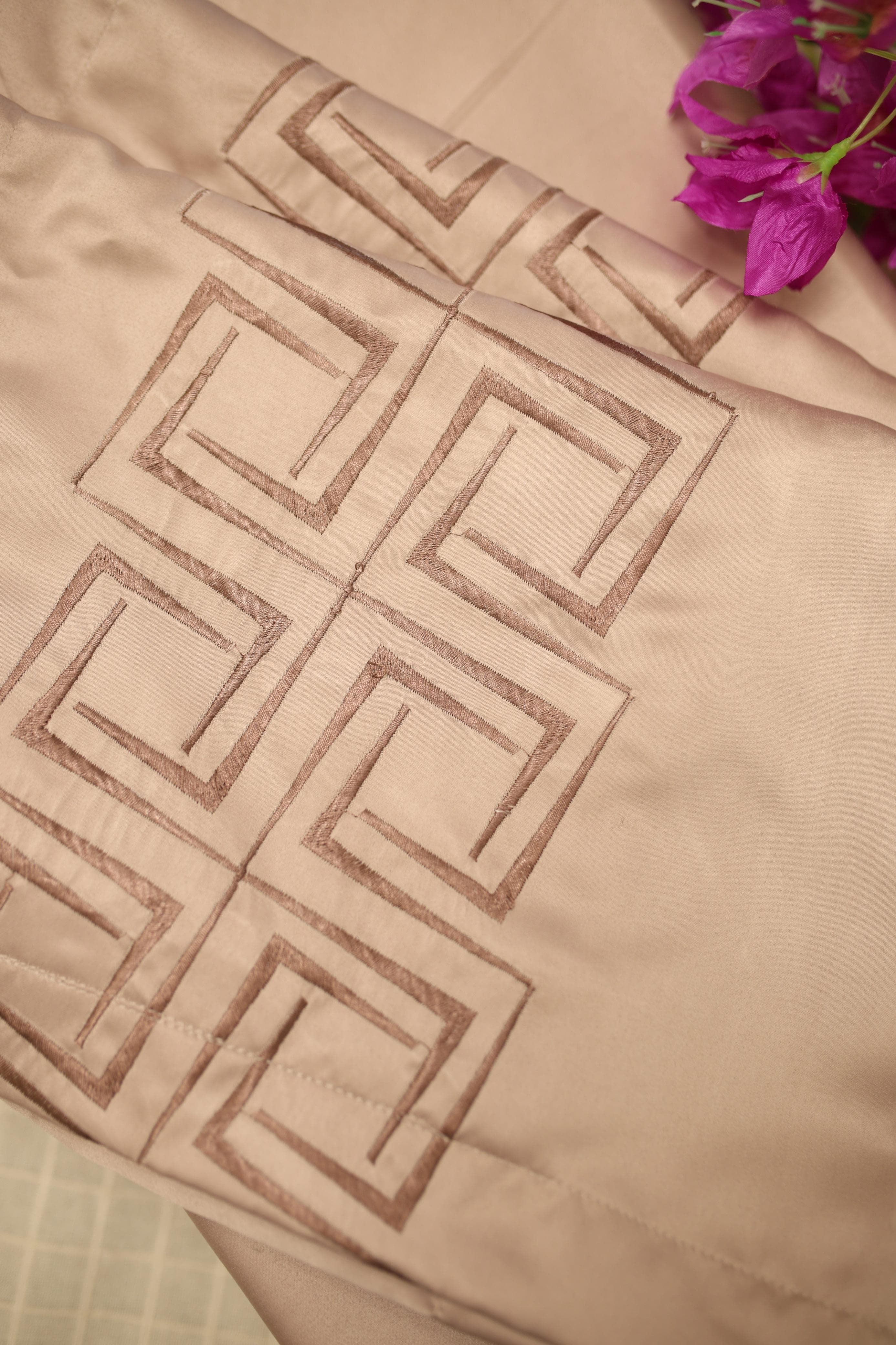 Bedsheets - Essential Queen size bedsheet