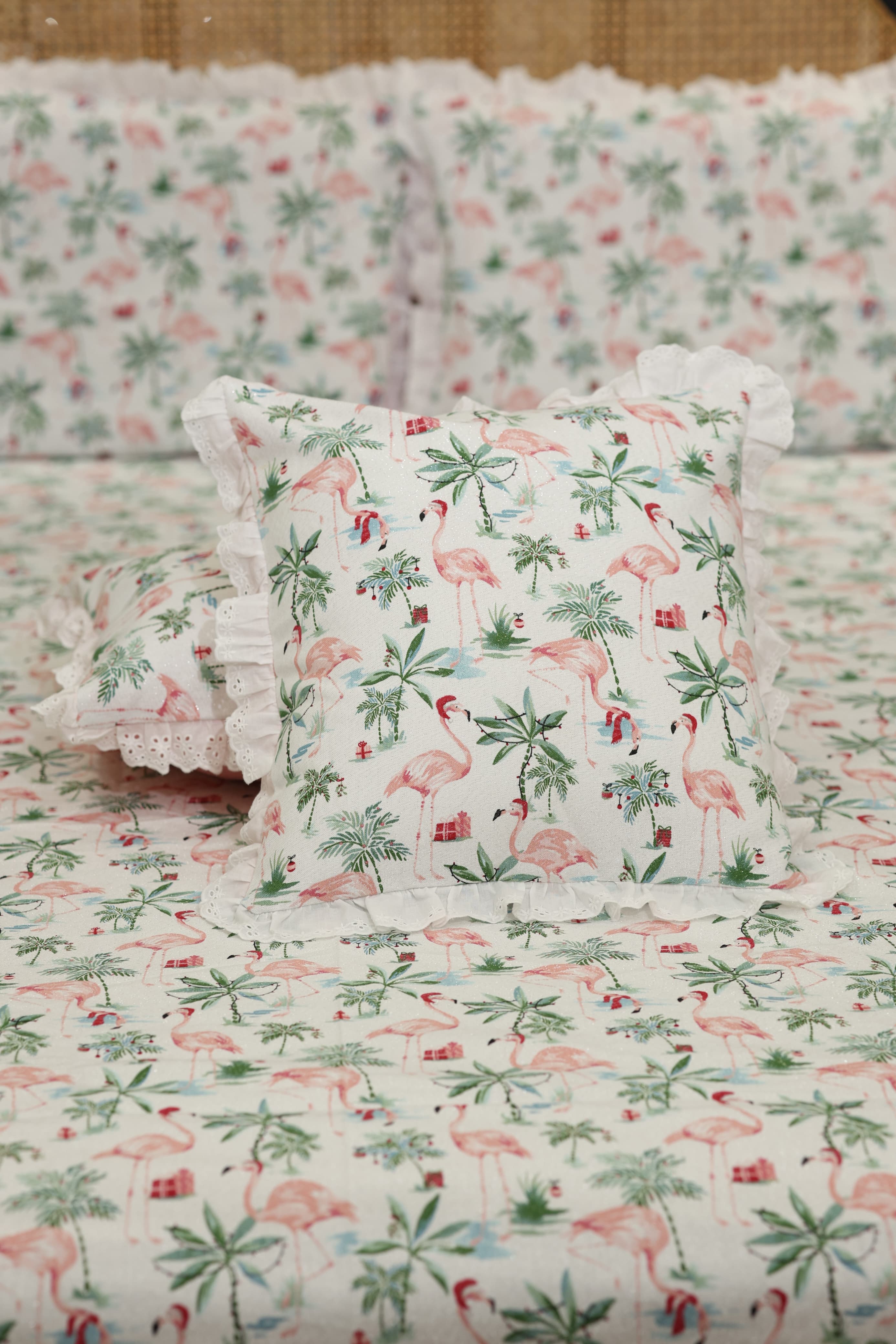 Bedsheets - Premium king floral printed lace bedsheet with cushion covers pink bud