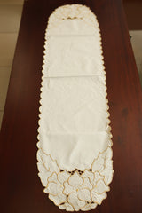 Table runners-Cut work