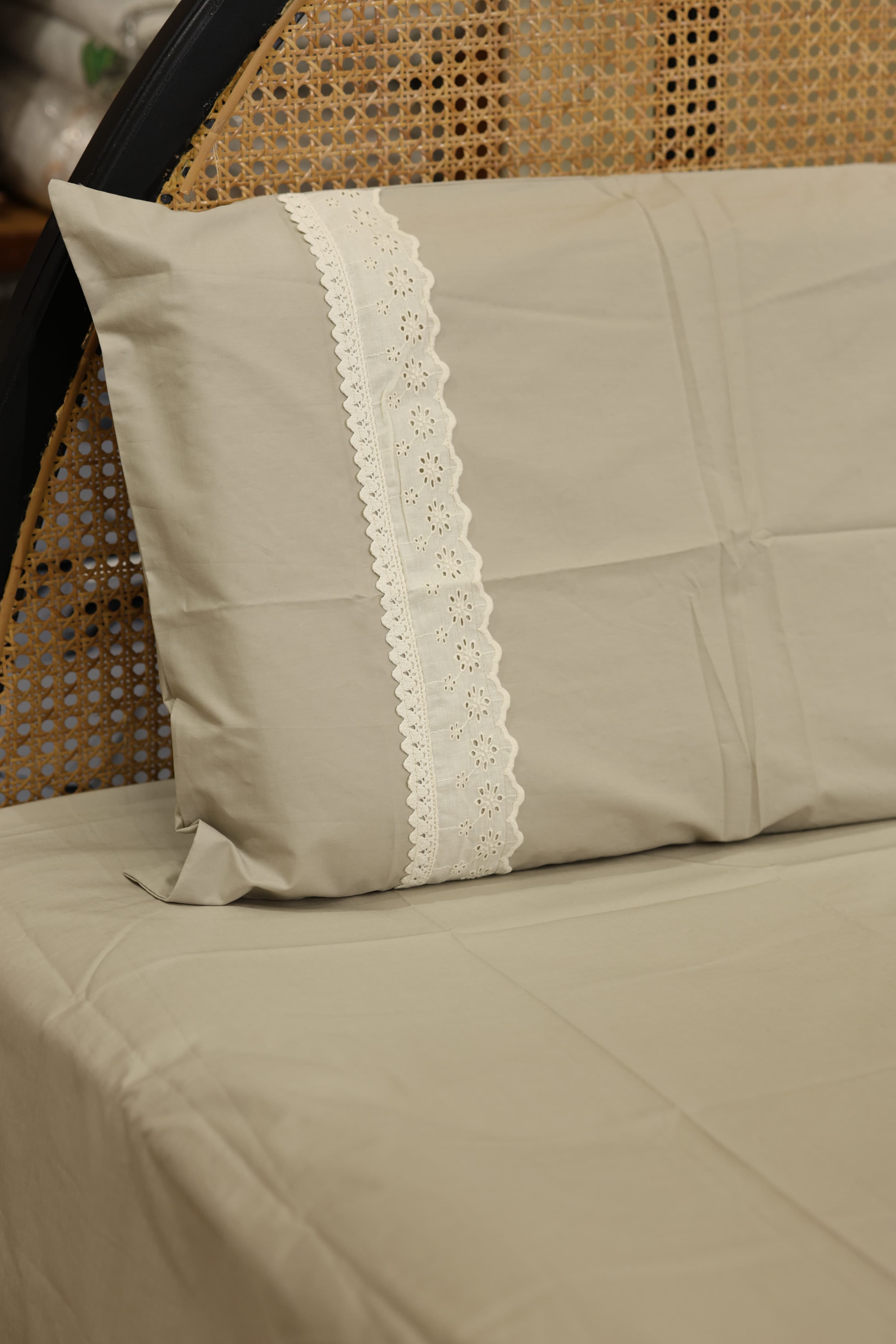 Premium Soft Cotton Lace Bedsheet Set – King Size