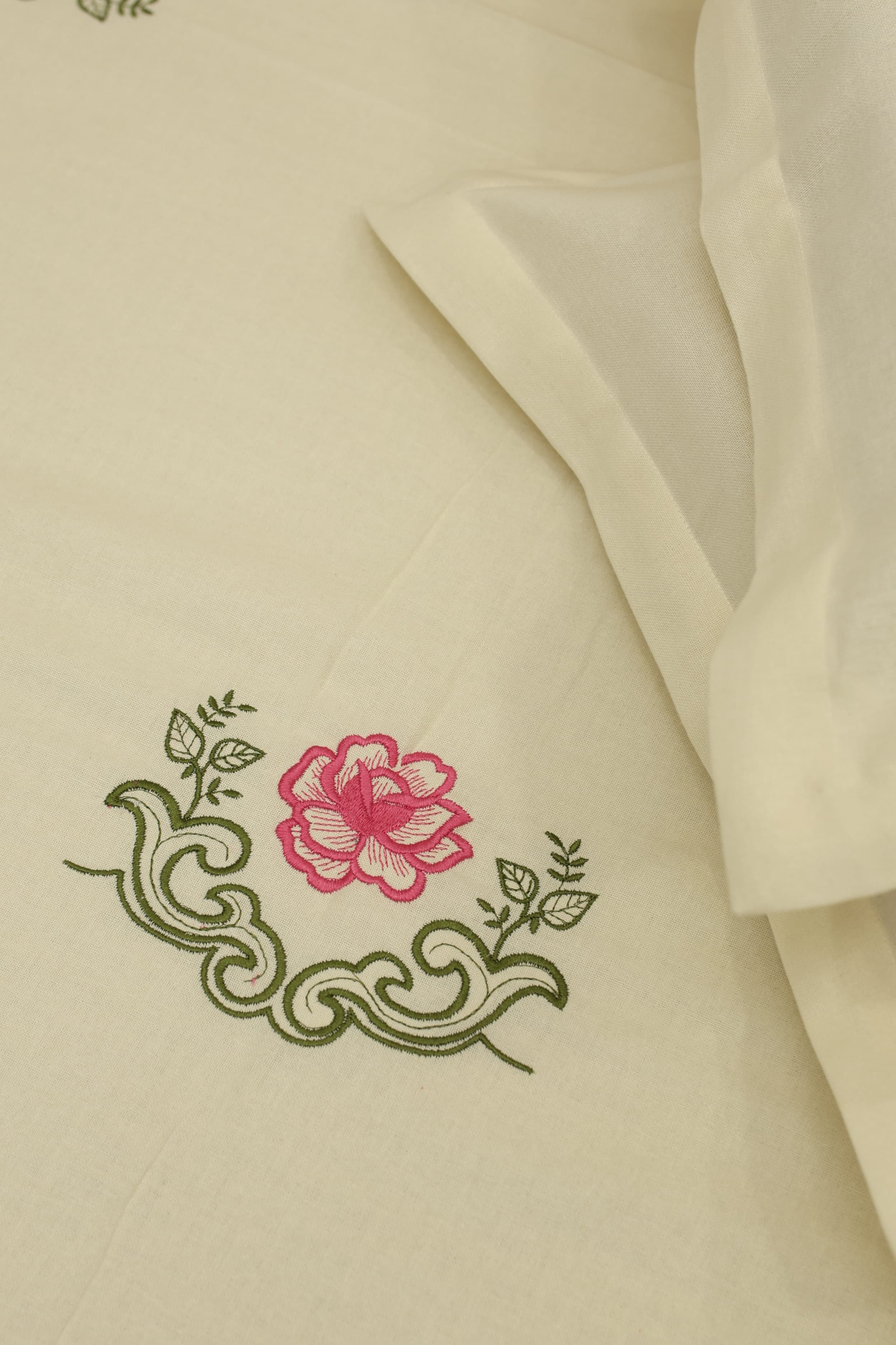 Bedsheets - Queen Premium machine embroidery bedspread off white base