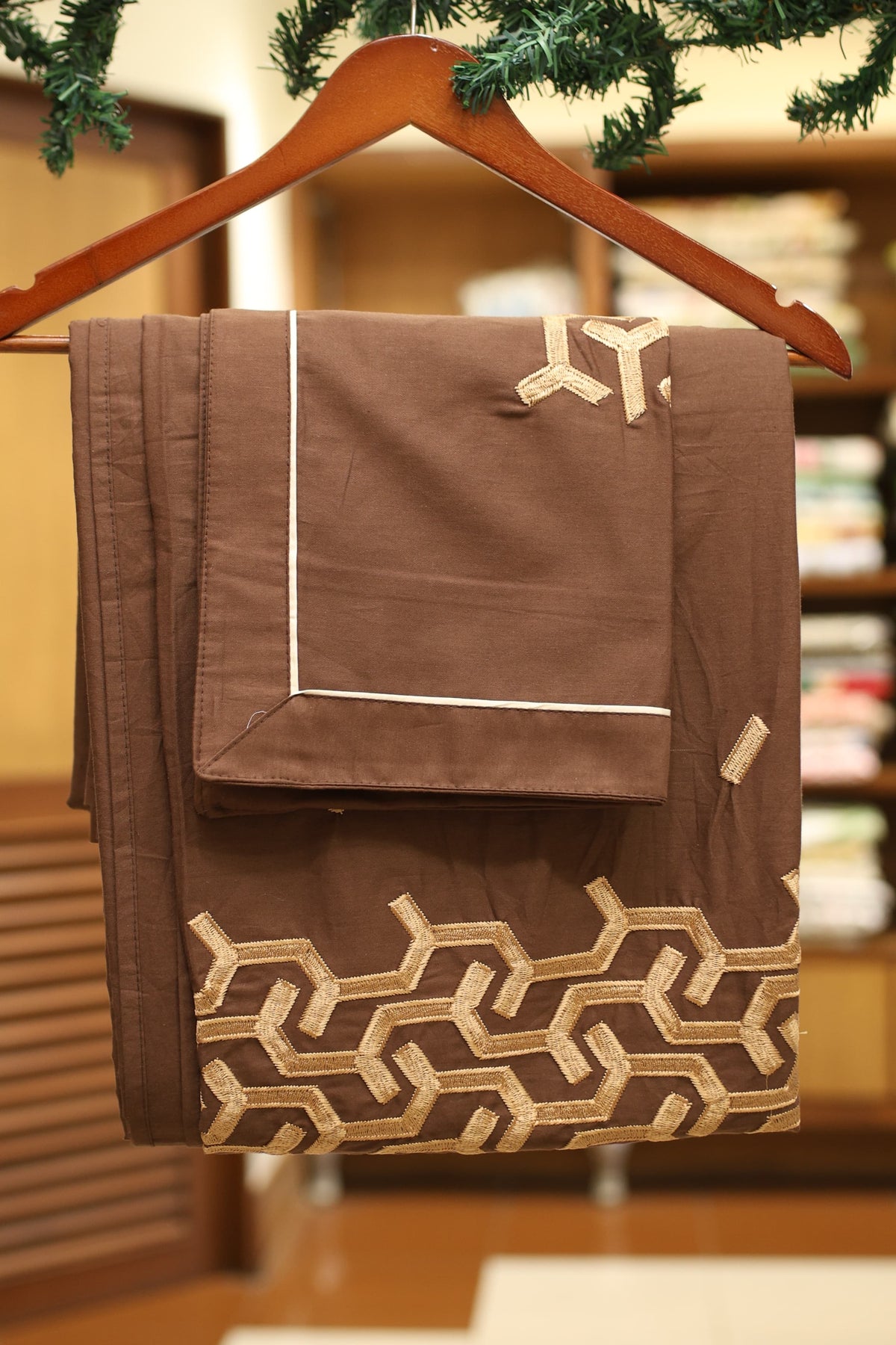 Bedsheet- Machine Embroidery Bedsheet MEK