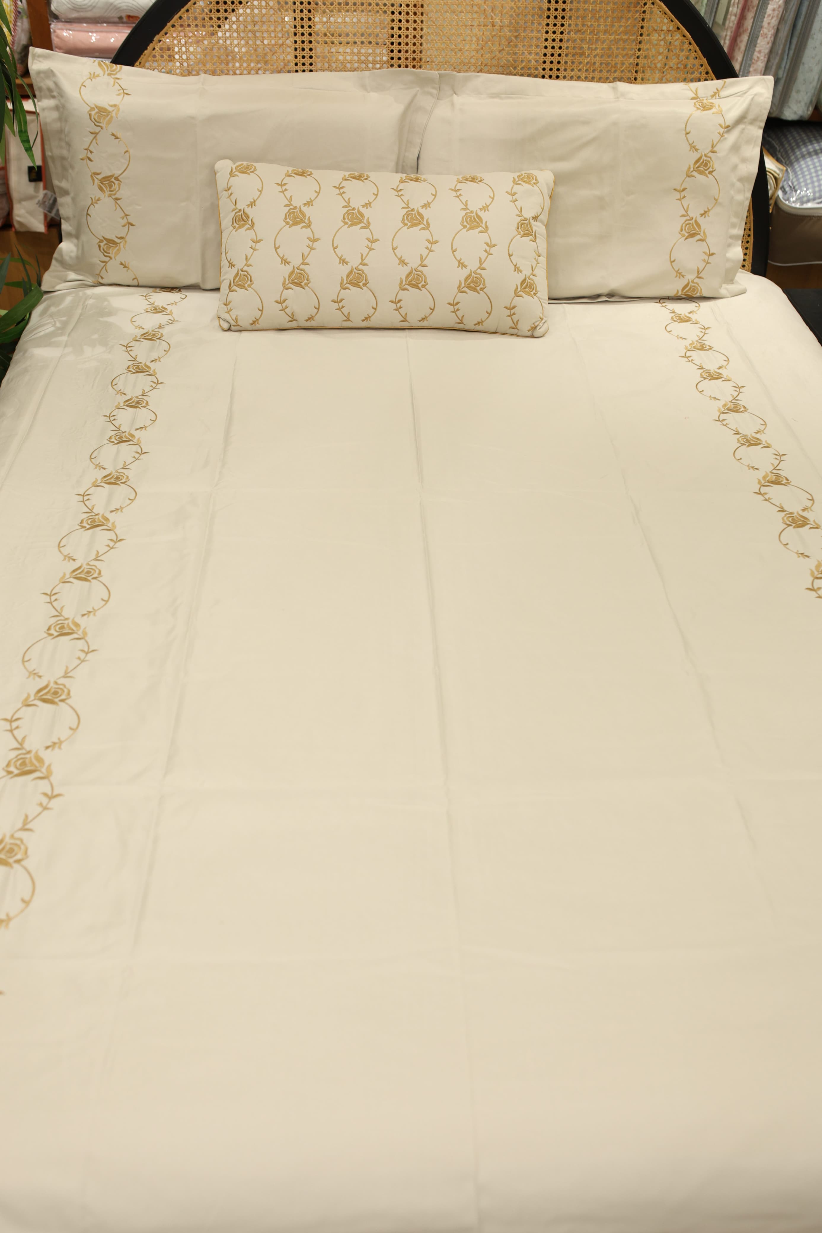 Bedding set Embroidery - King size