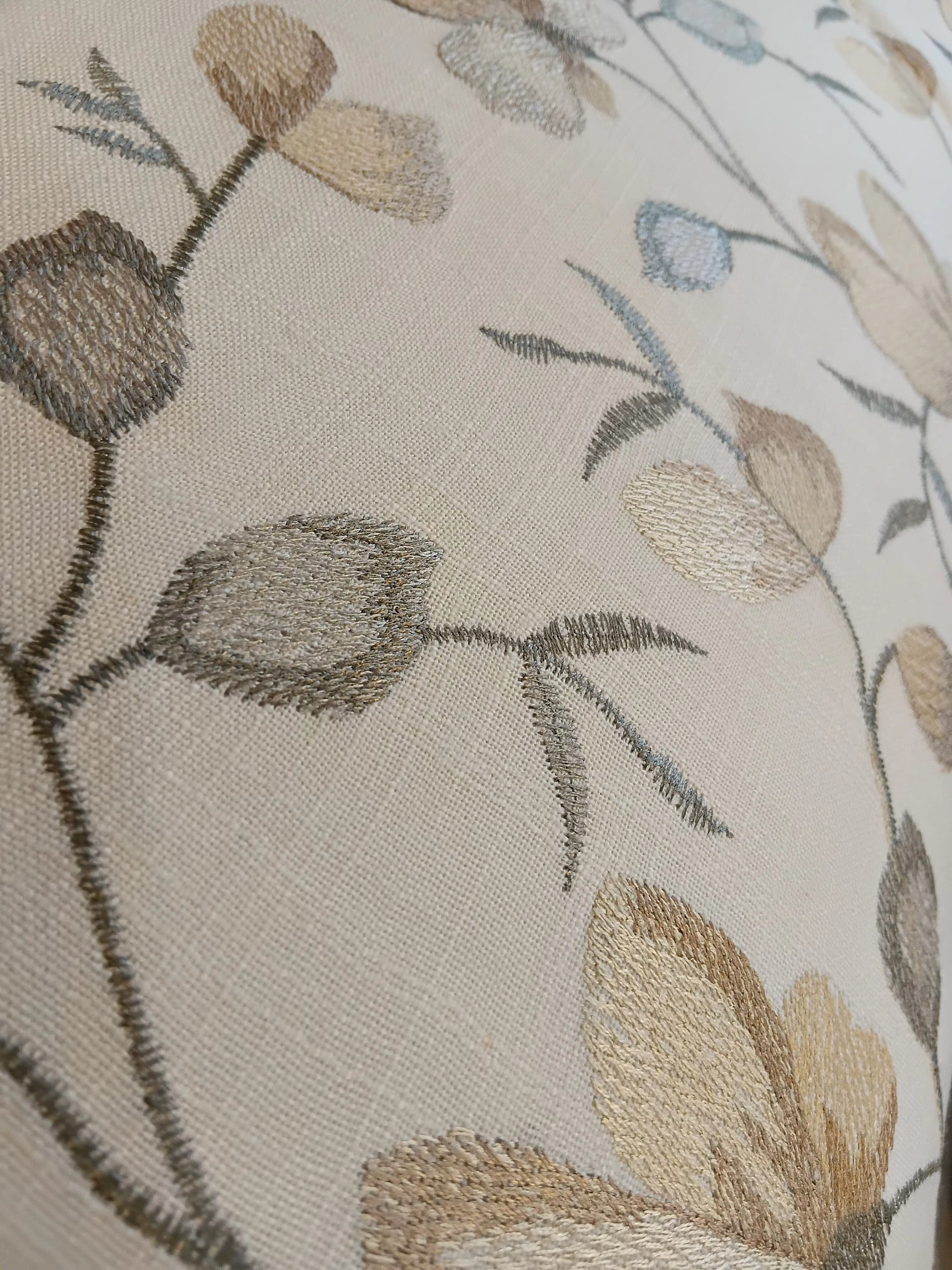 Chair / Sofa back - Embroidery floral