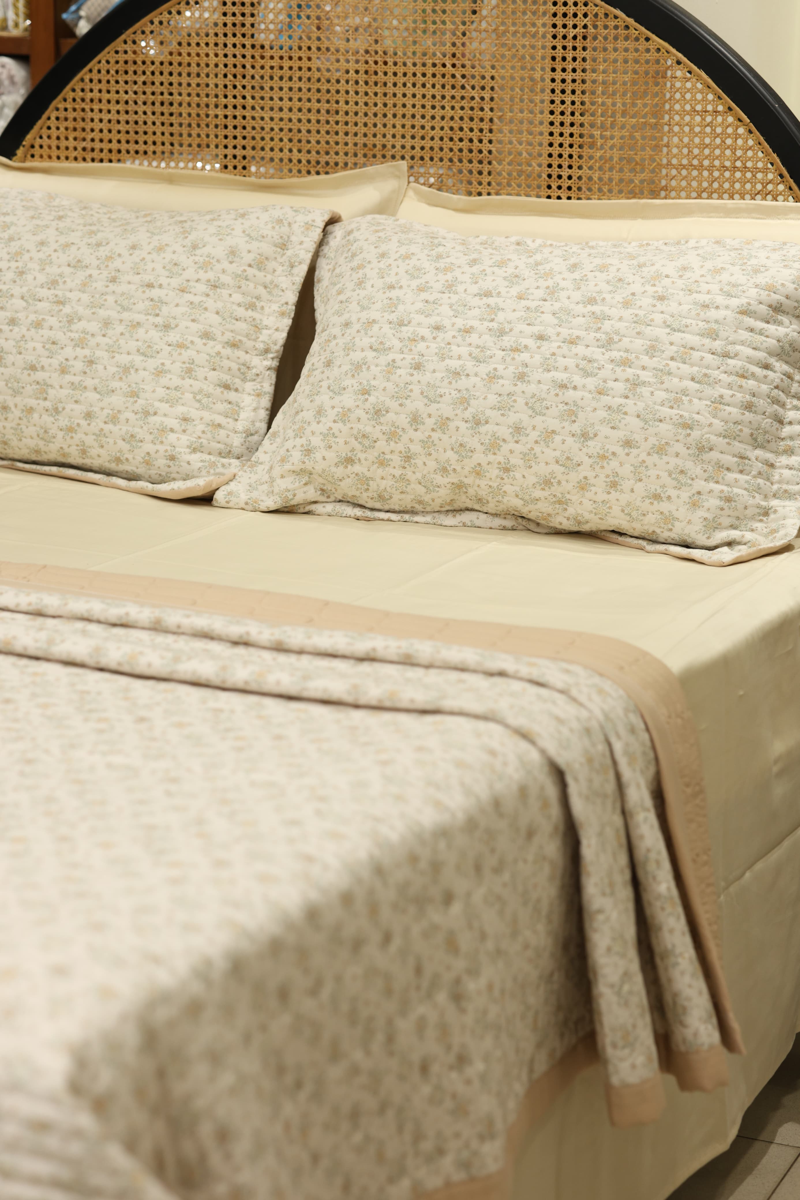 Premium bedcover