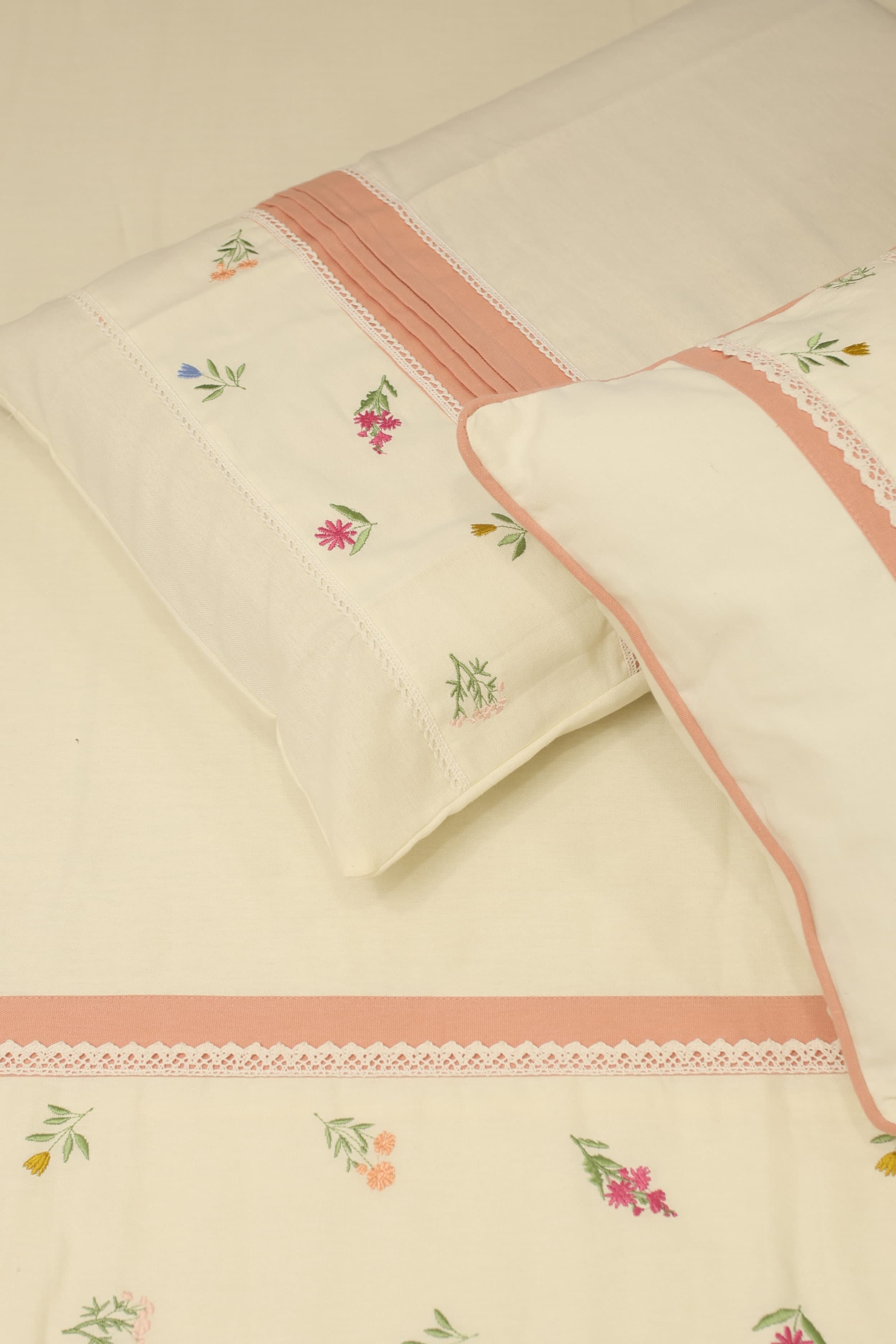 Bedsheets - King premium Machine Embroidery Bedsheet multi