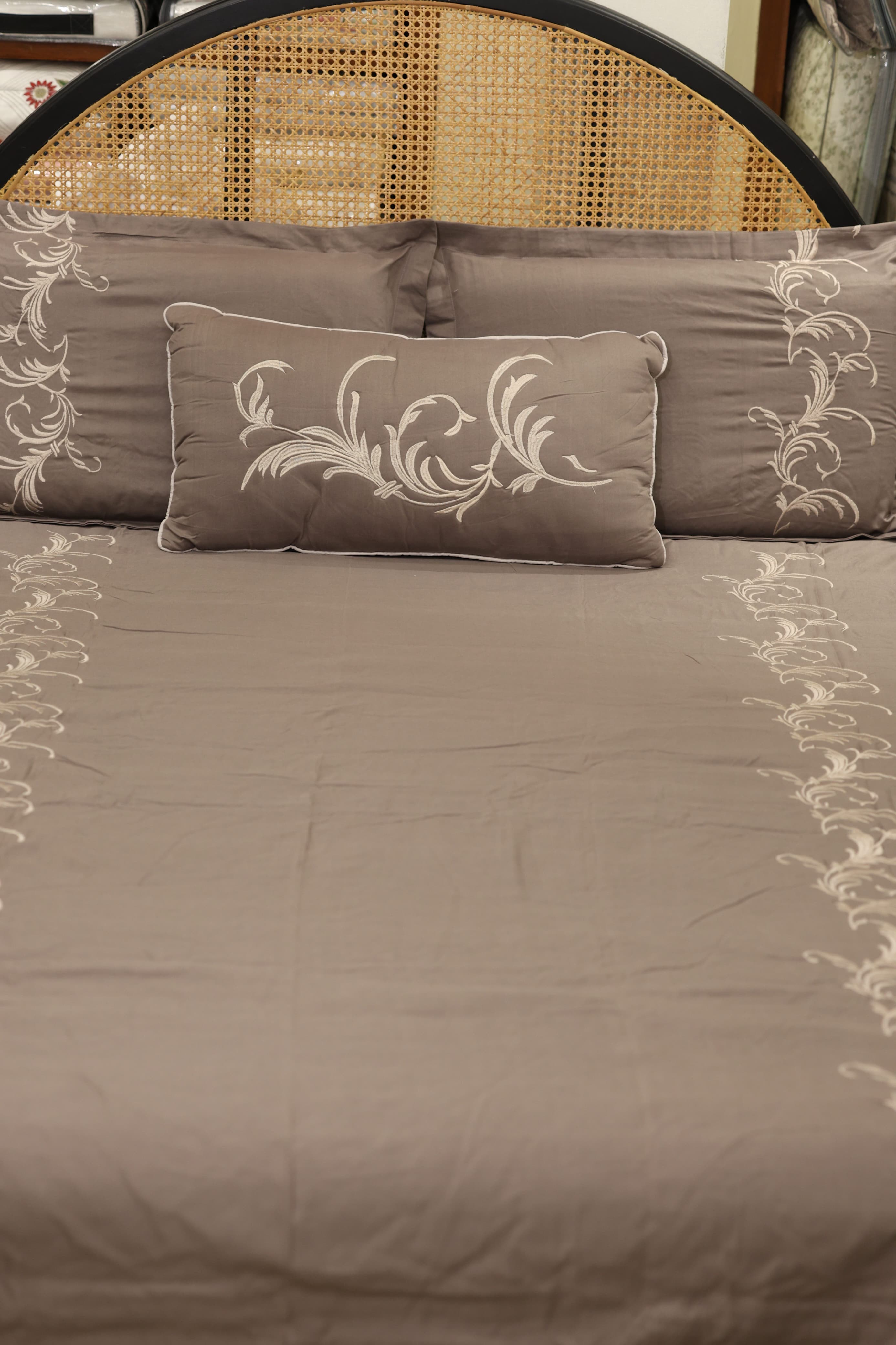 Bedding set Embroidery - King size