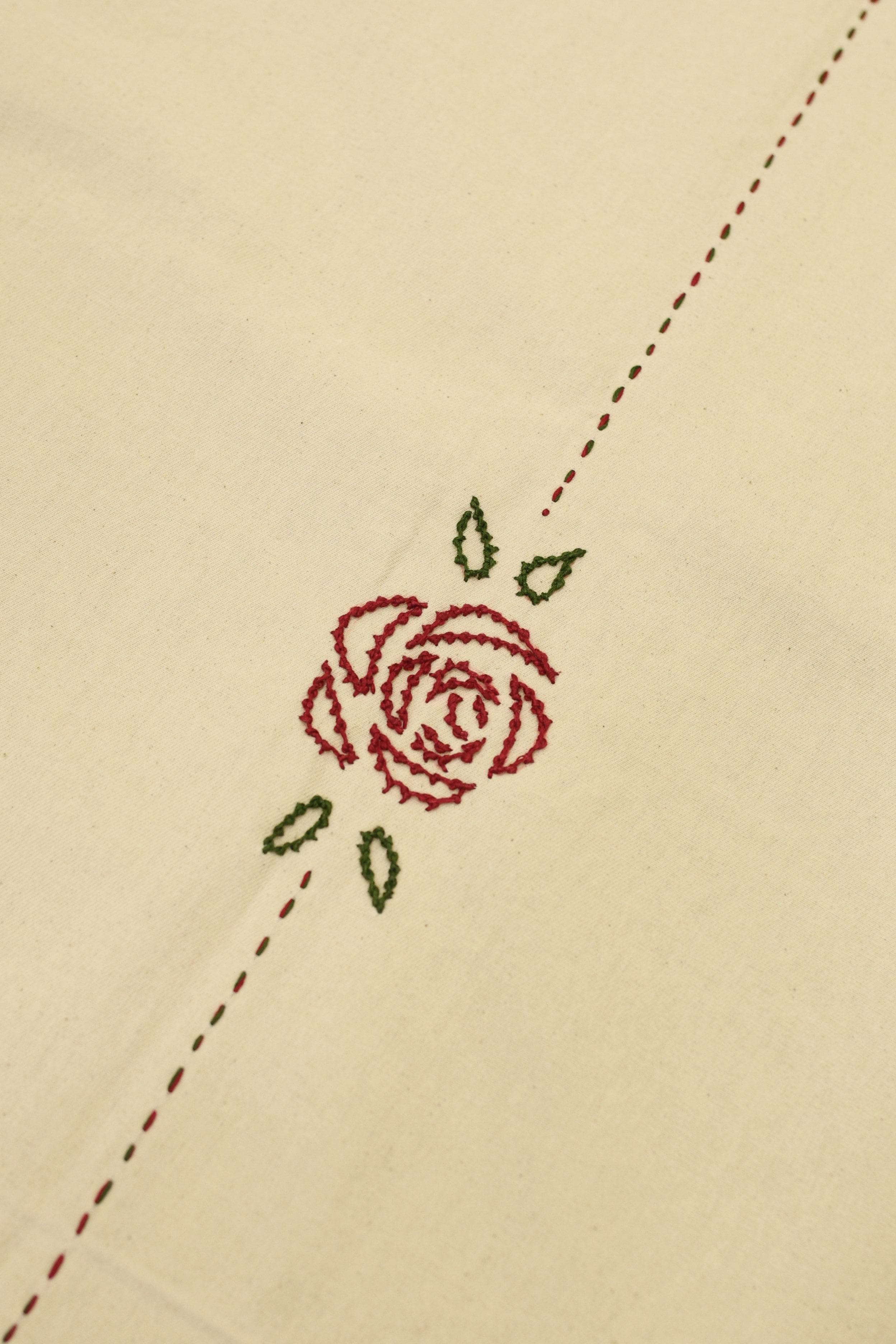 Table cloth - 4 seater embroidery