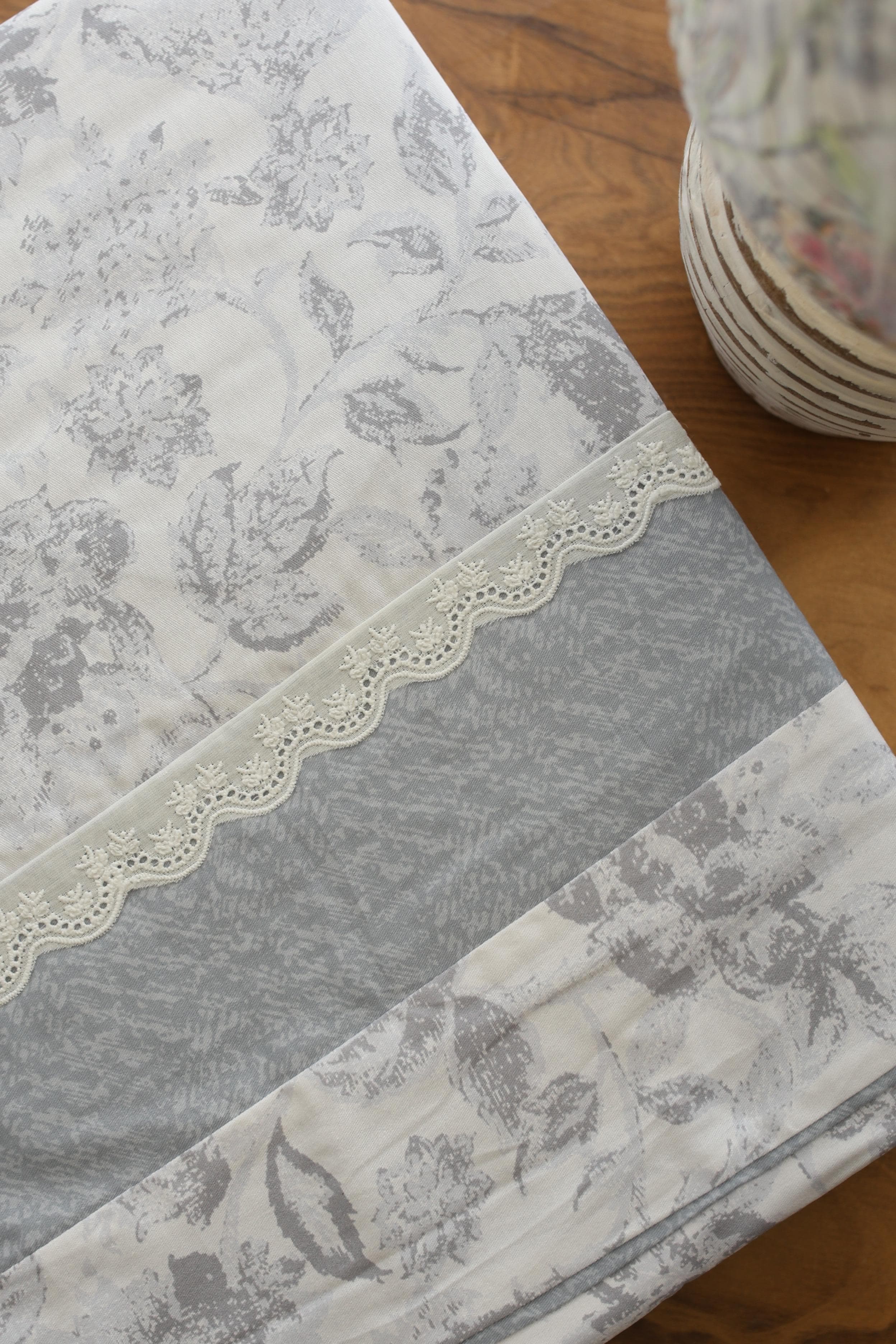 Bedsheets - Premium King cotton lace bedsheets majestic