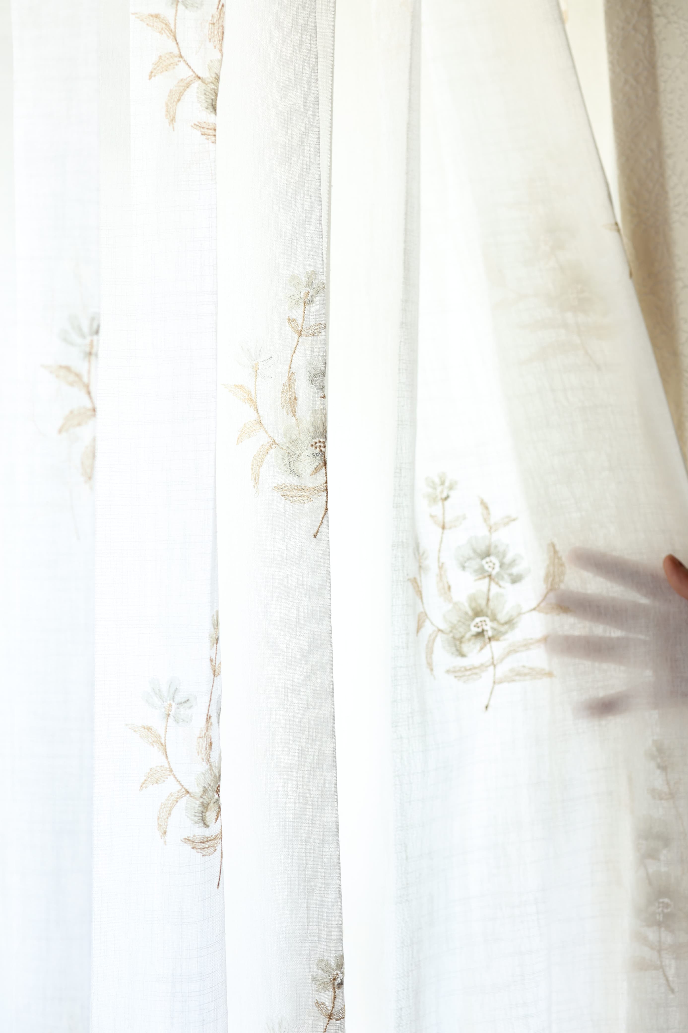 Floral embroidery sheer Curtain : Valley shine