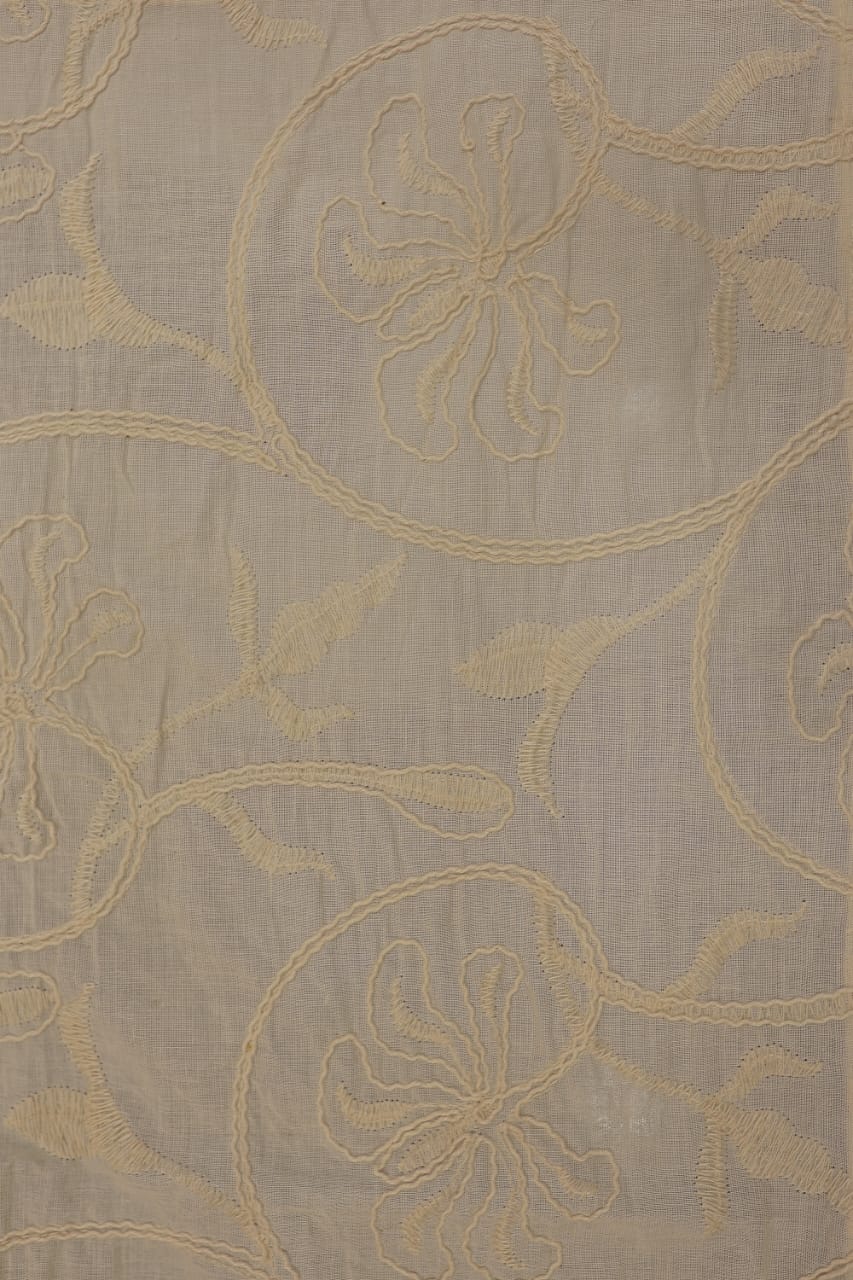 Table cloth - 6 seater( offwhite/cream shade)