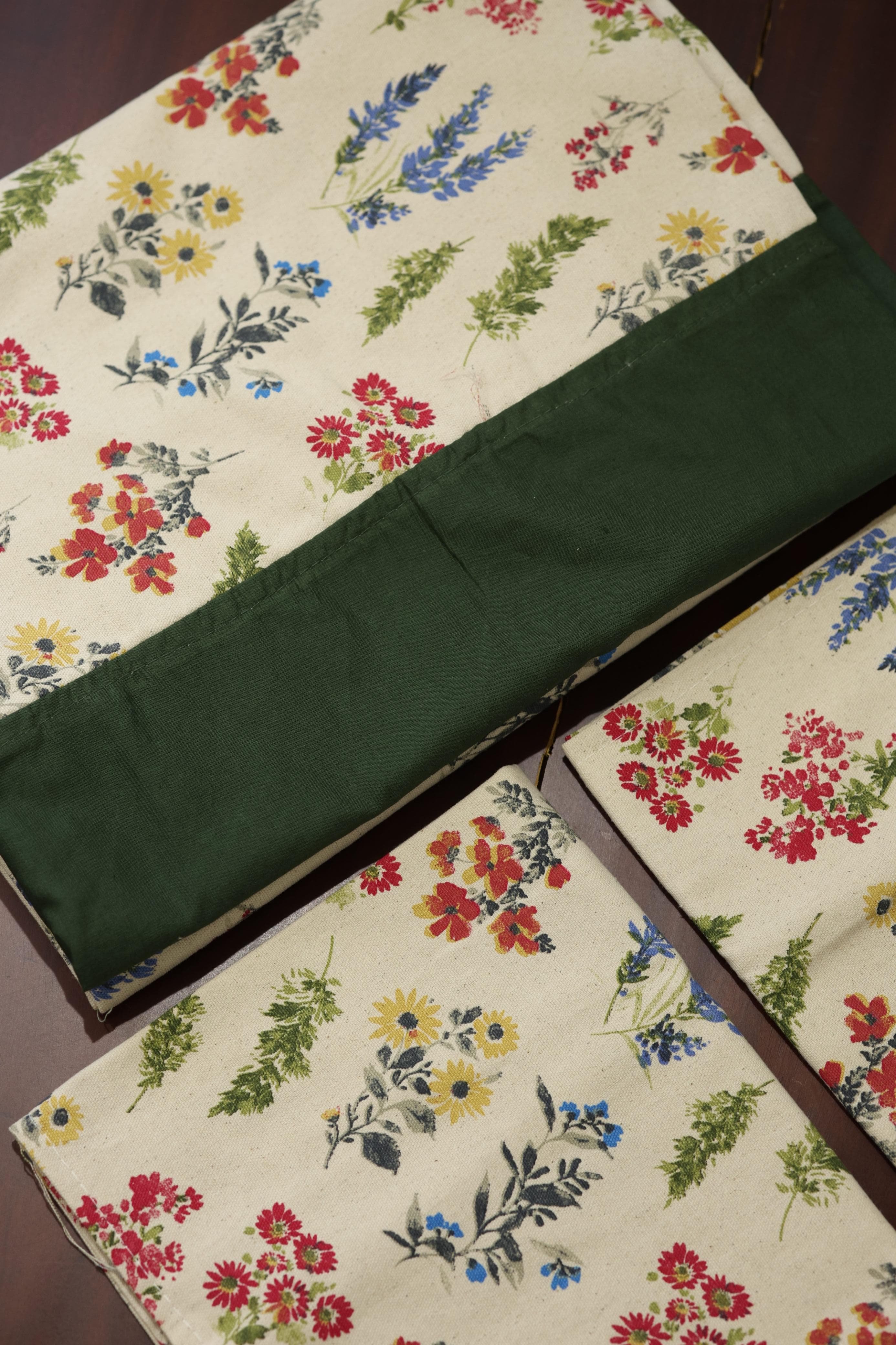 Bedsheets - Queen daily use border bedsheets