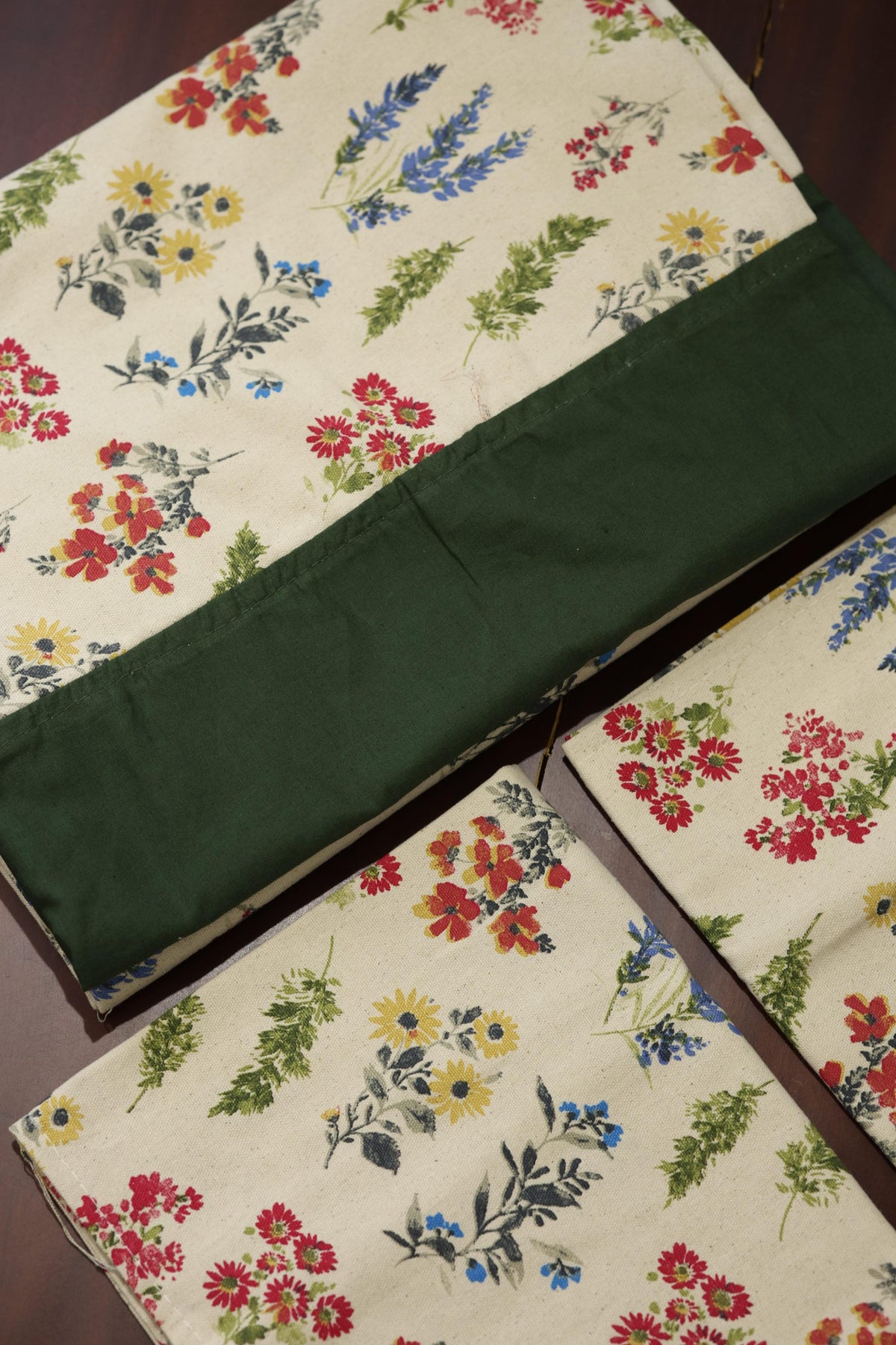 Bedsheets - Queen daily use border bedsheets