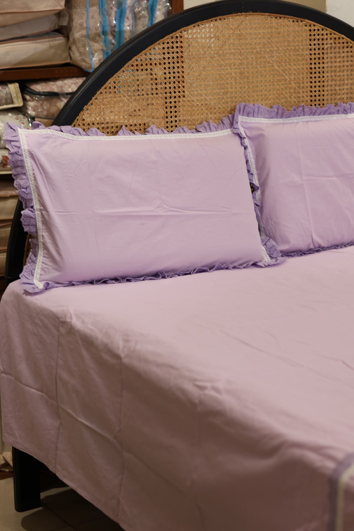 Bedsheets - Premium designer Queen bedsheets dd lace