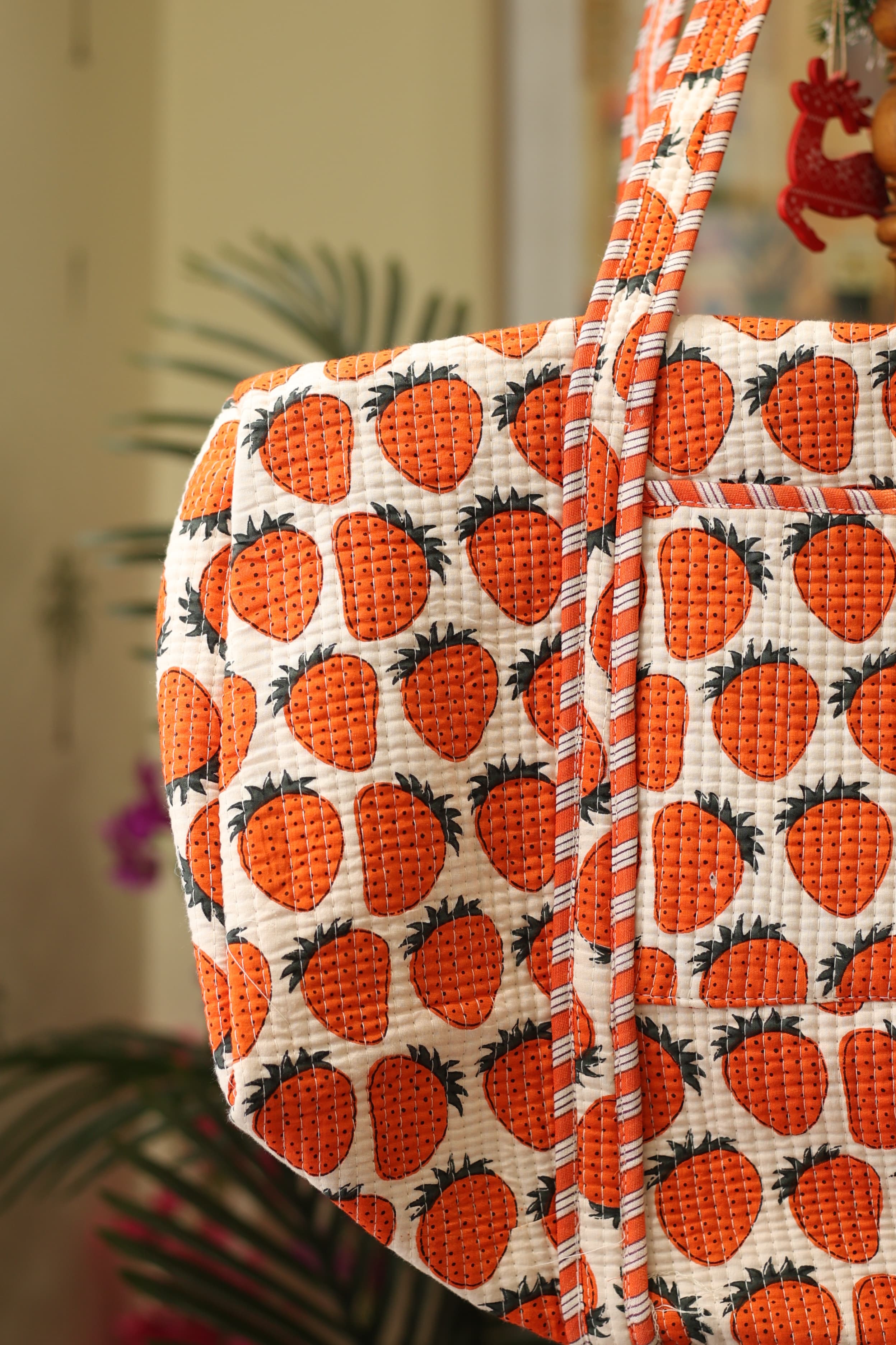 Bags :Quilted duffle bags