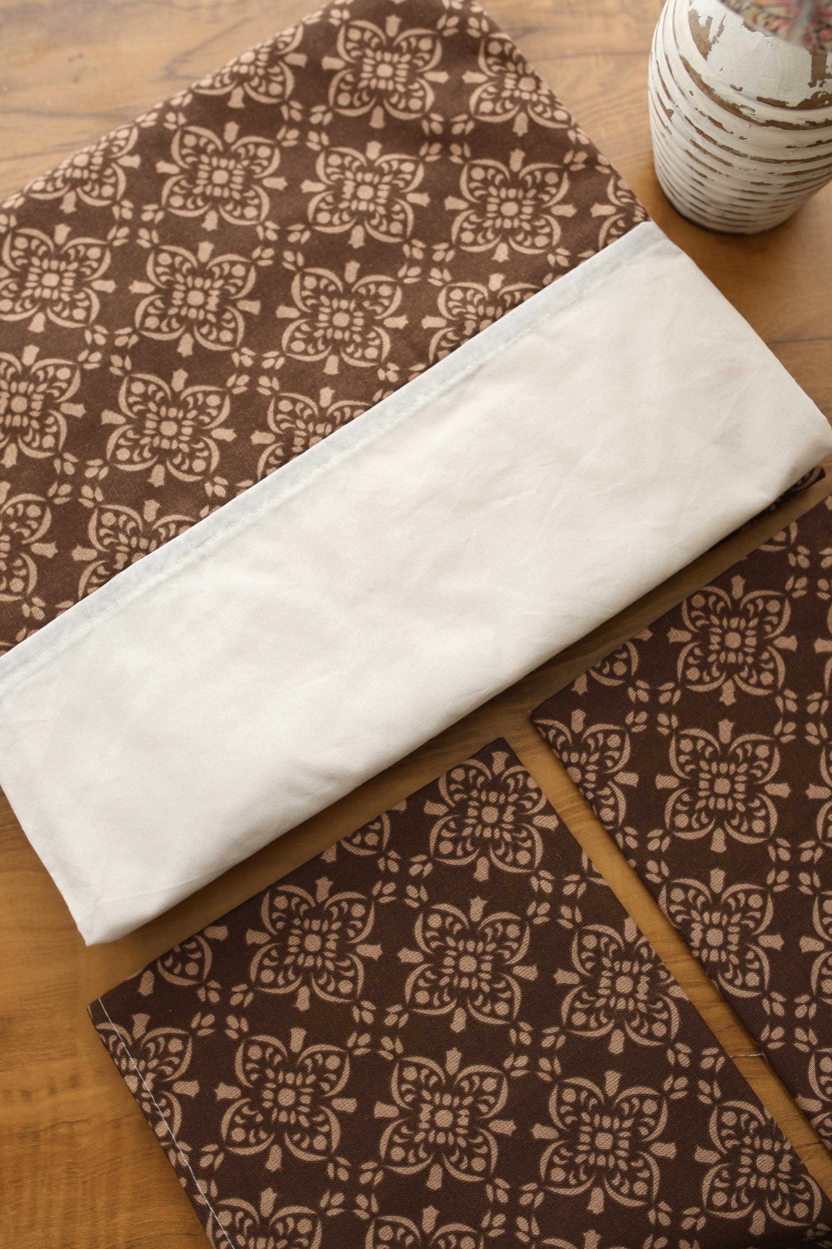 Bedsheets - Queen daily use border bedsheets