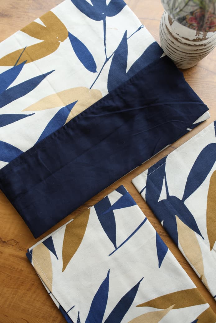 Bedsheets - Queen daily use border bedsheets