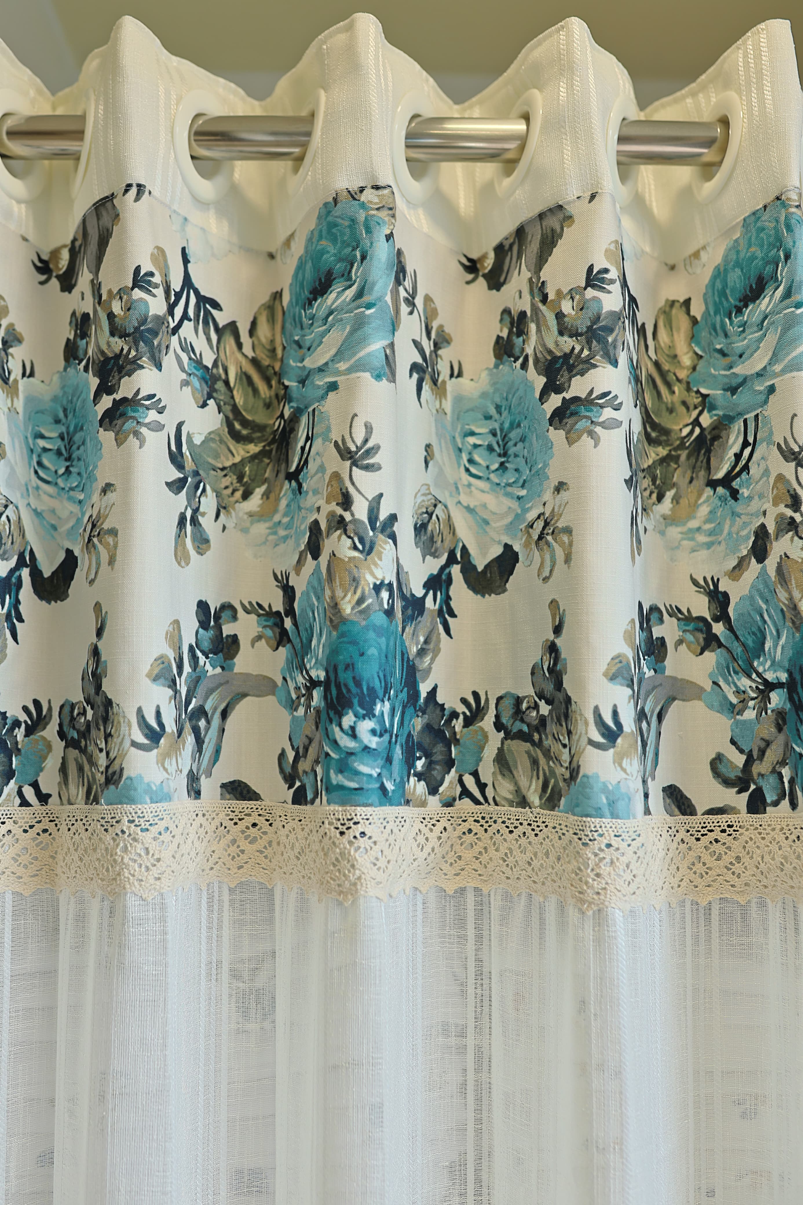 Curtains:Floral printed sheer curtains