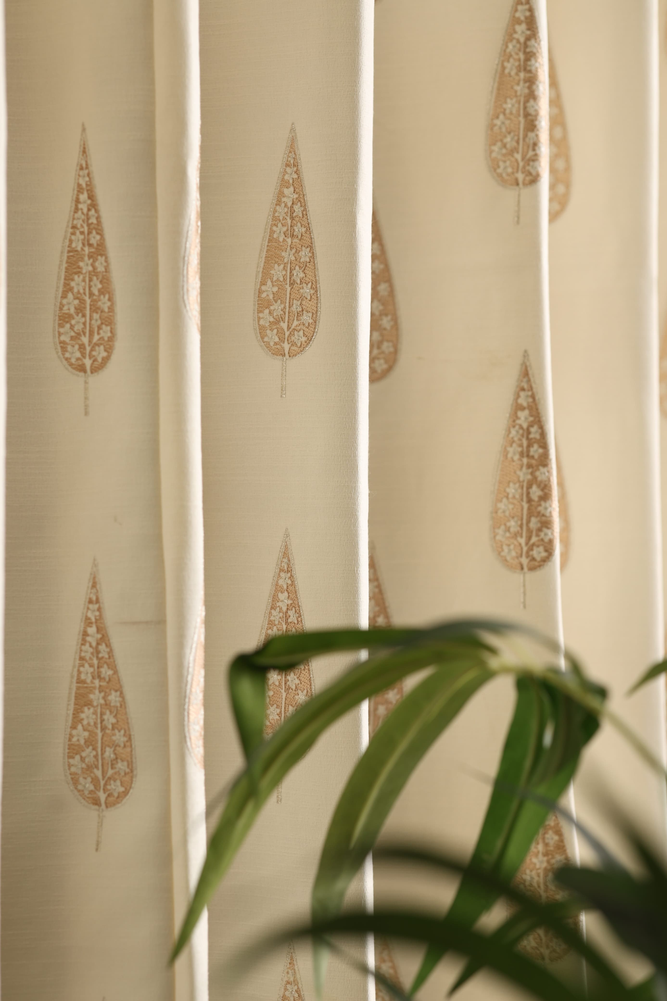 Curtains - Premium embroidery opaque curtains Zardozi