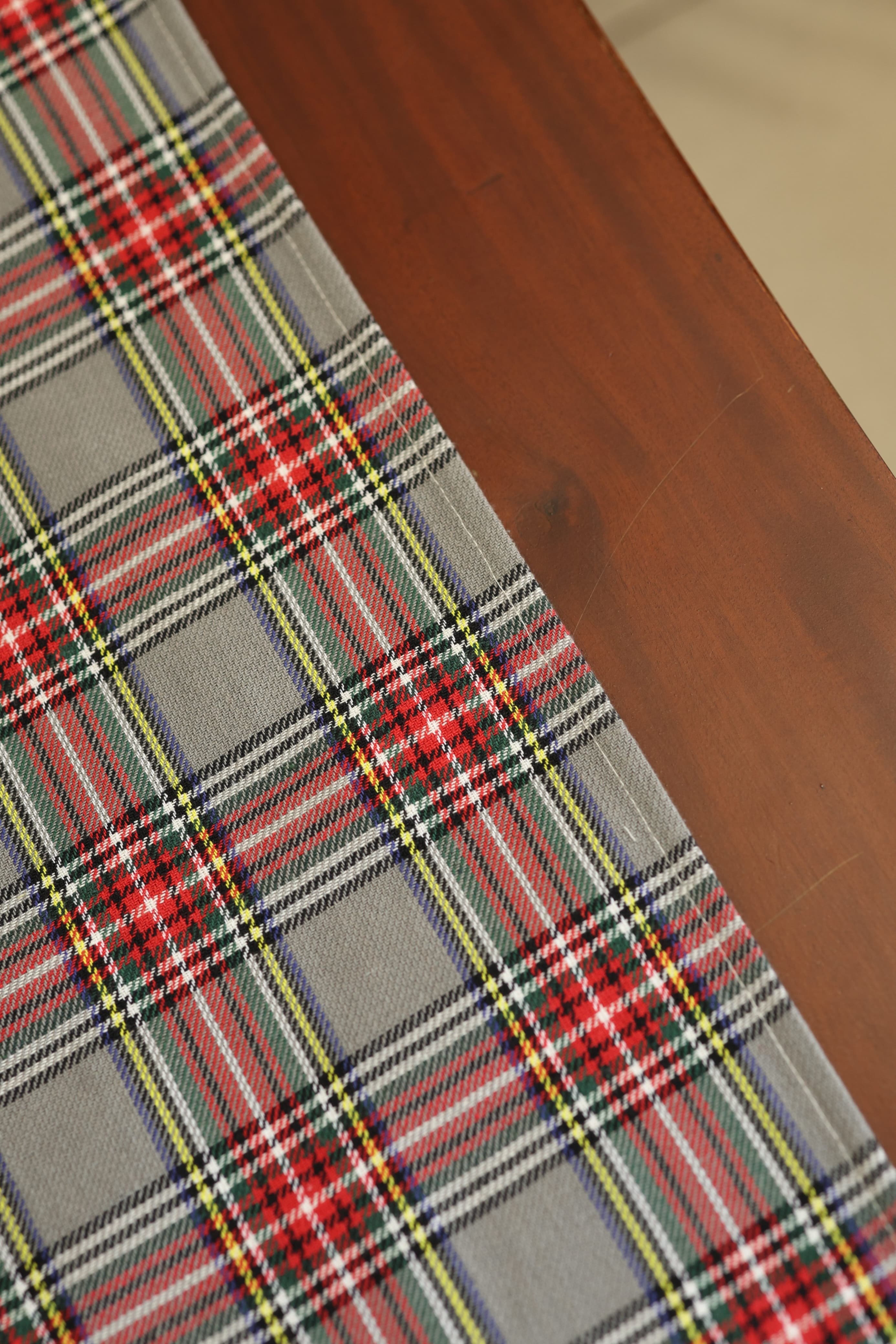 Table Runners - 8seater embroidery runner