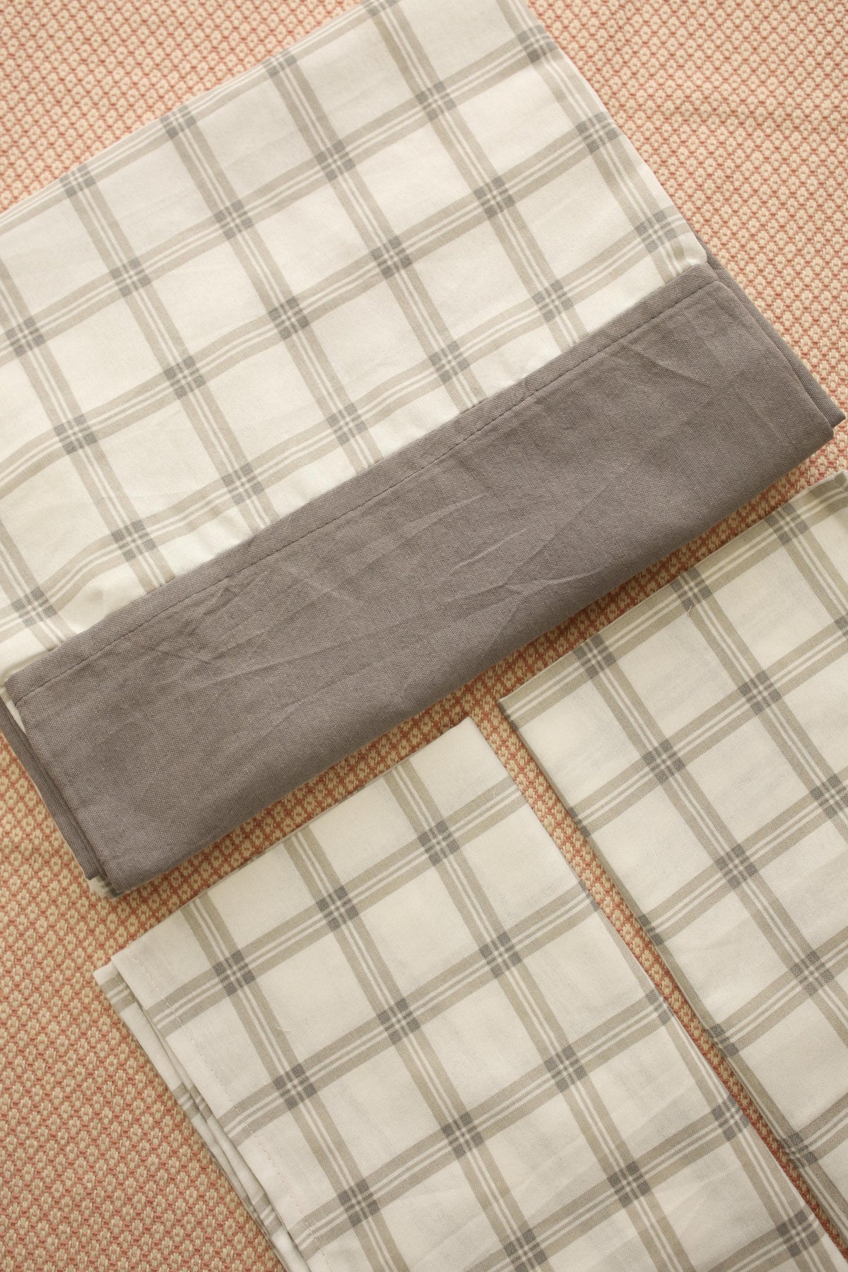 Bedsheets - Queen daily use border bedsheets