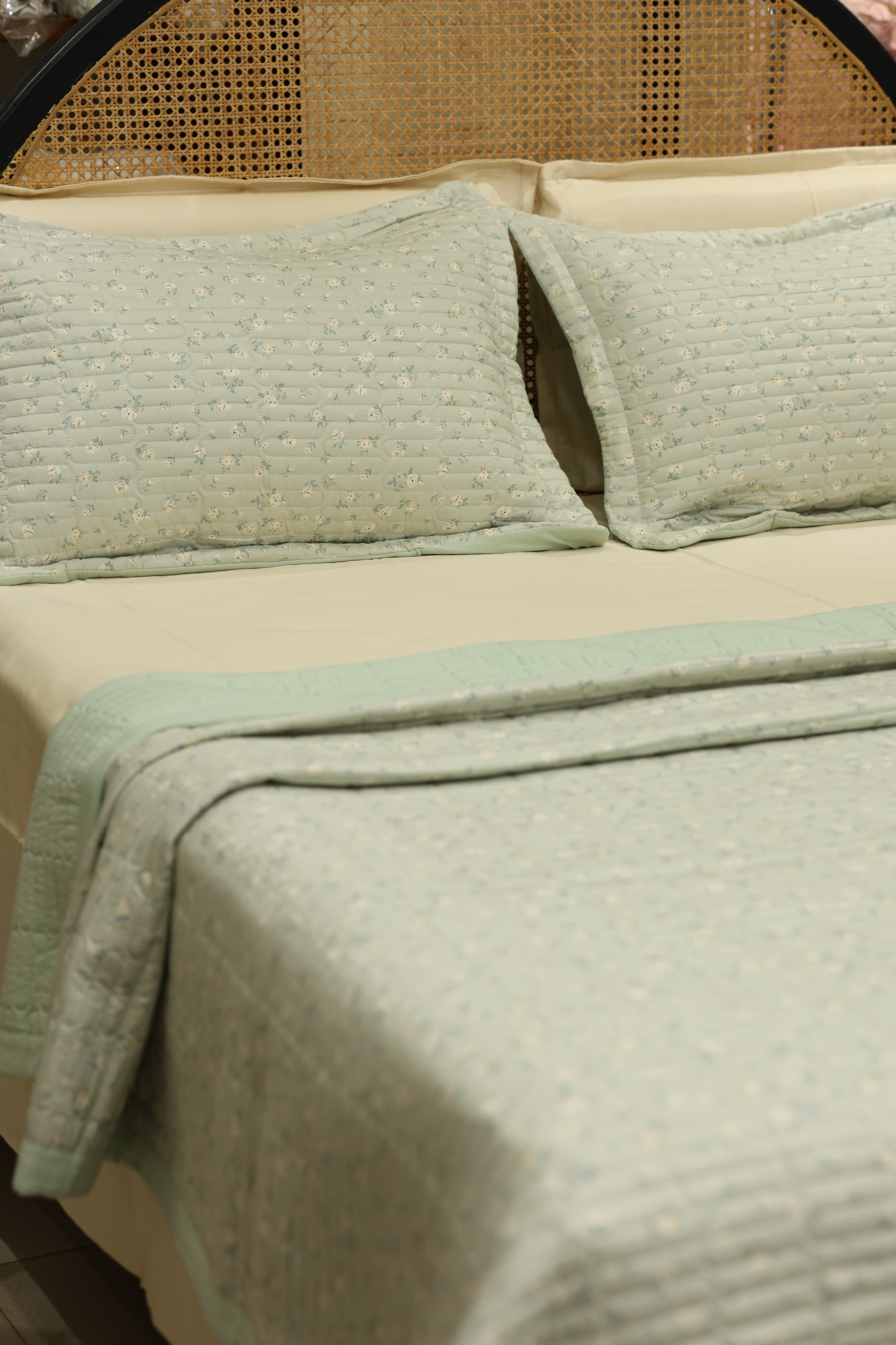 Premium bedcover