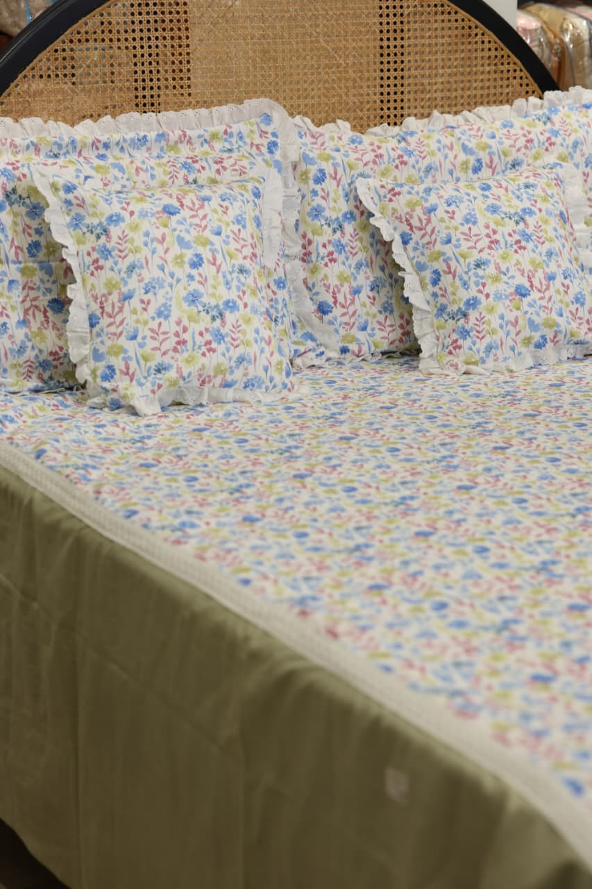 Bedsheets - Premium king floral printed lace bedsheet with cushion covers Green bud