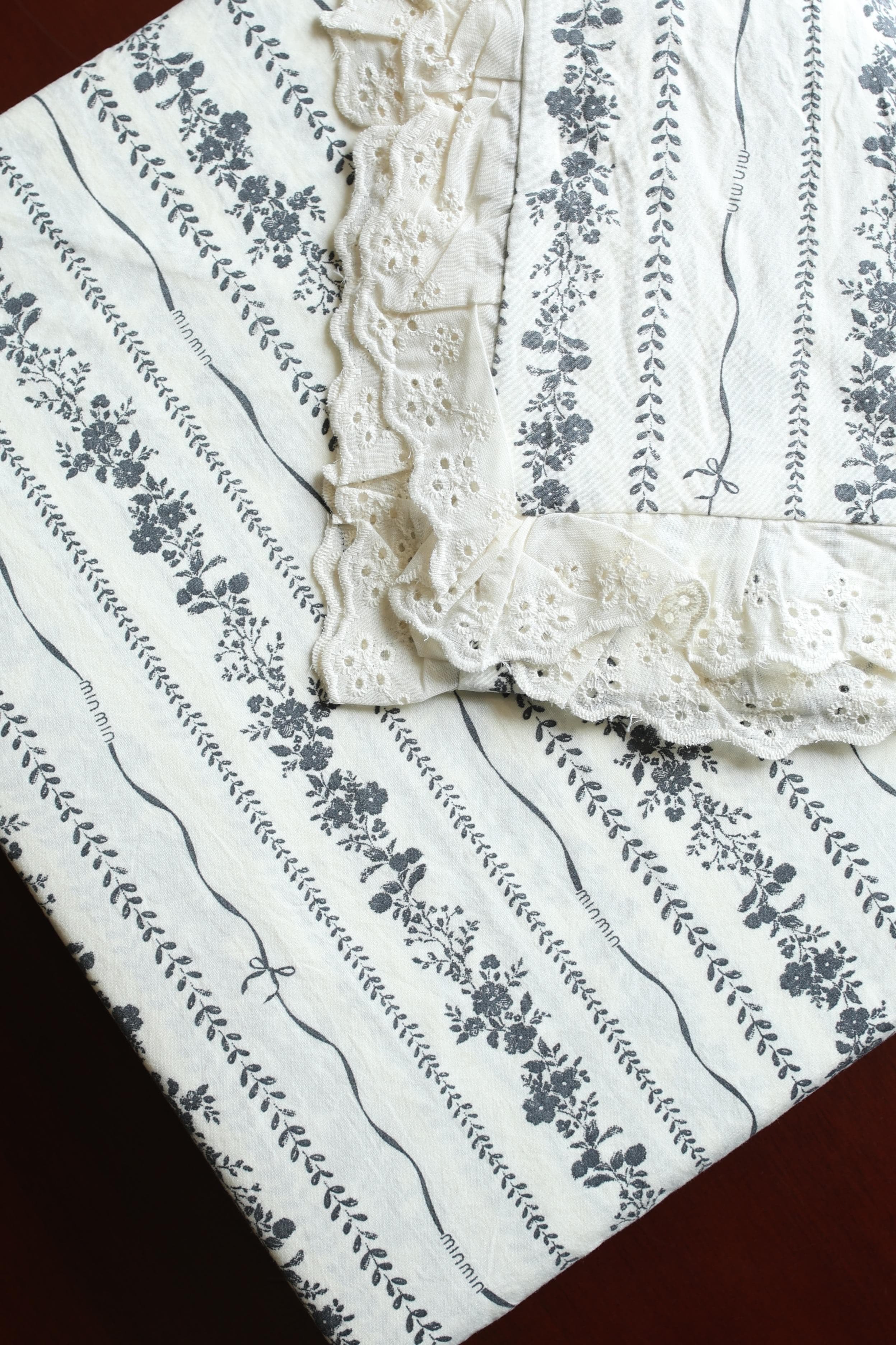 Bedsheets - Premium King soft cotton lace bedsheets majestic