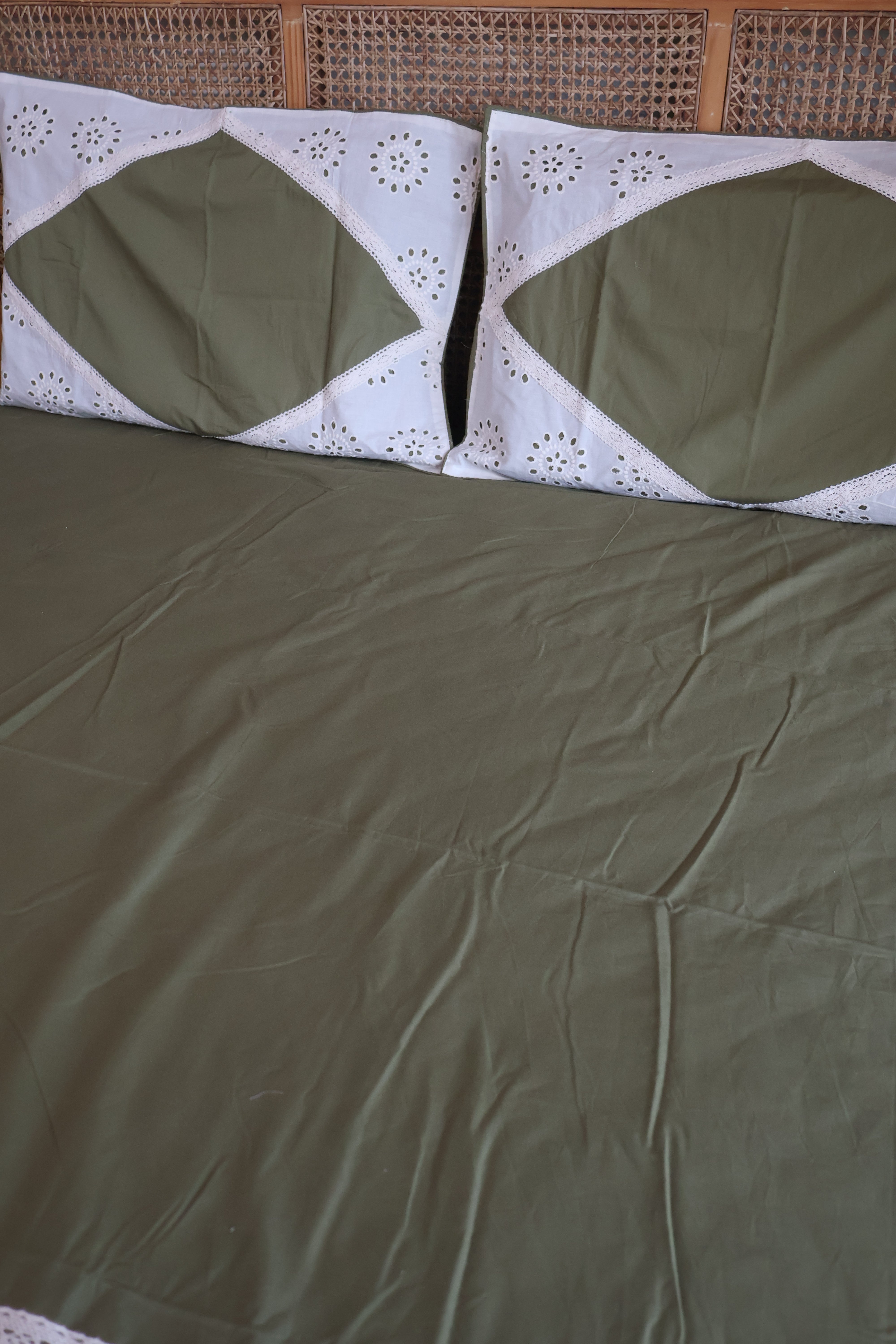 Bedsheets - Premium designer king bedsheets dd lace