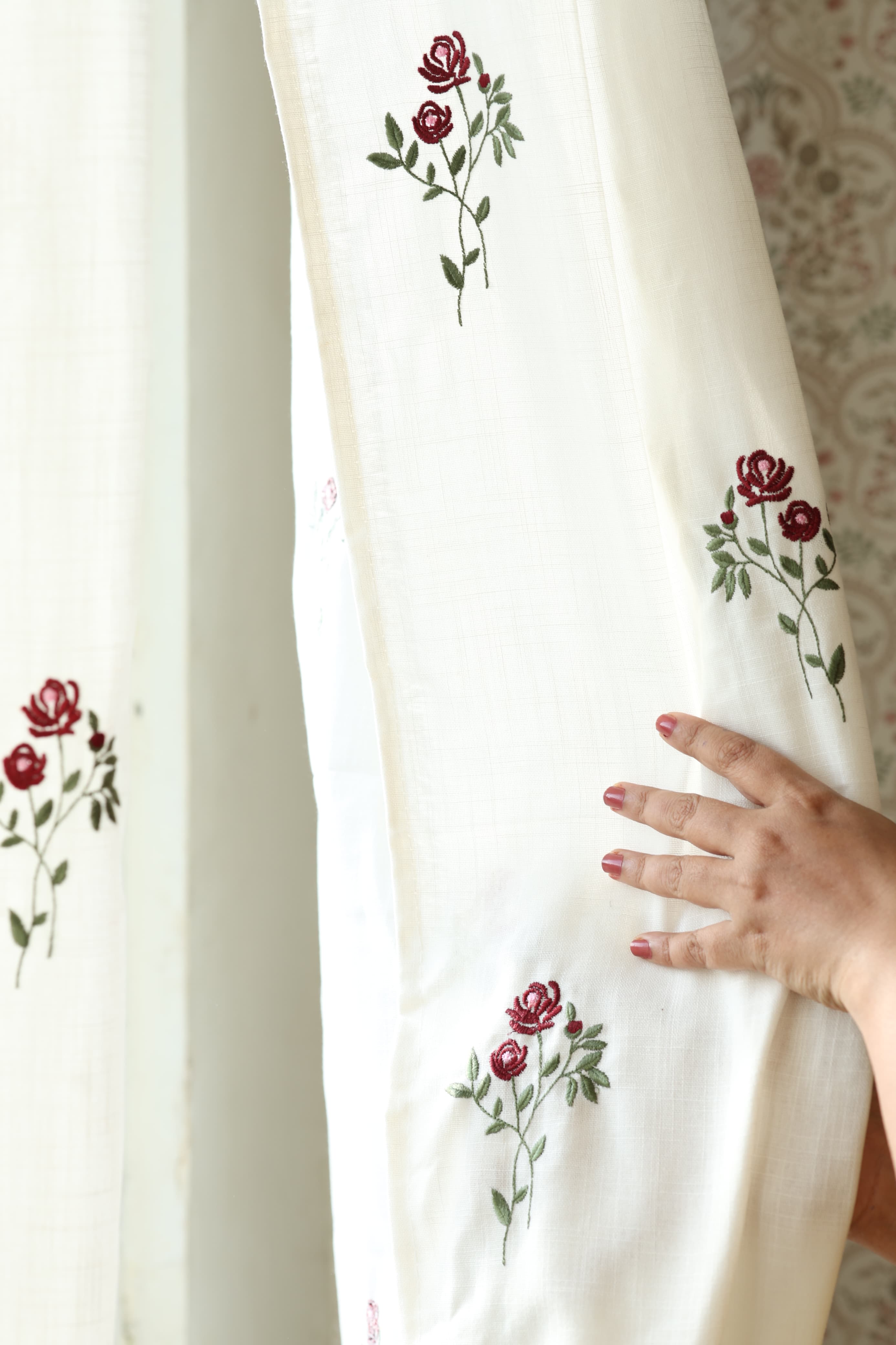 Curtains - Embroidery Semi transparent curtains LINEN ROSE ( off white base)