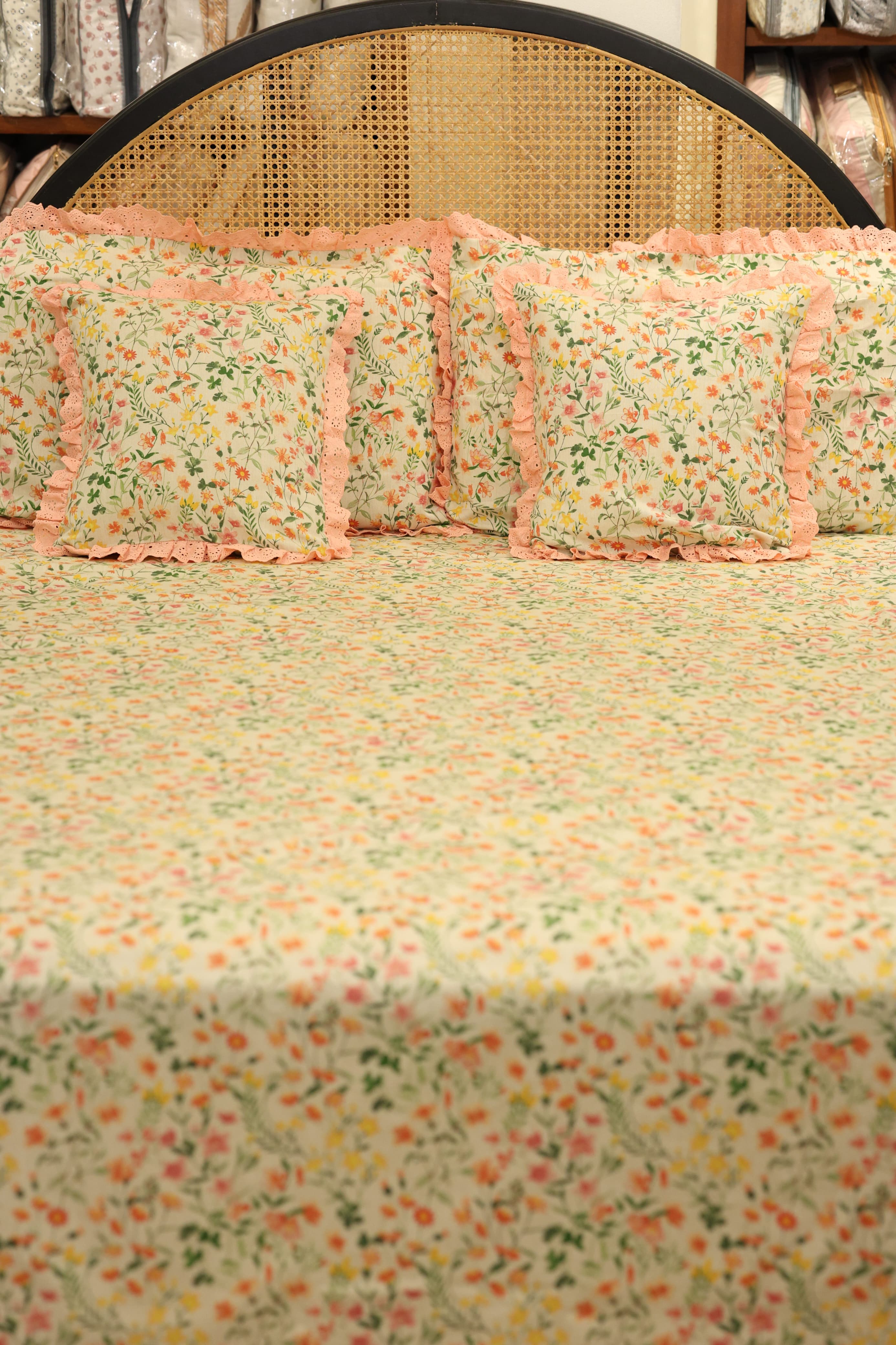 Bedsheets - Premium Queen floral printed lace bedsheet with cushion covers bud