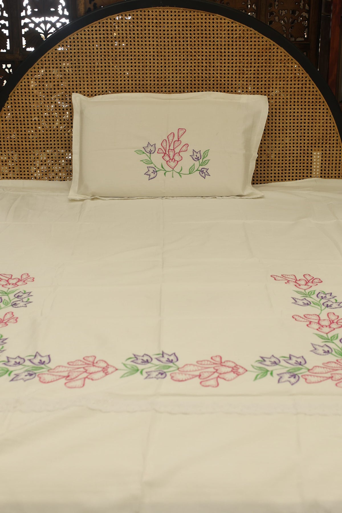 Bedsheets - single premium machine embroidery White bedsheets