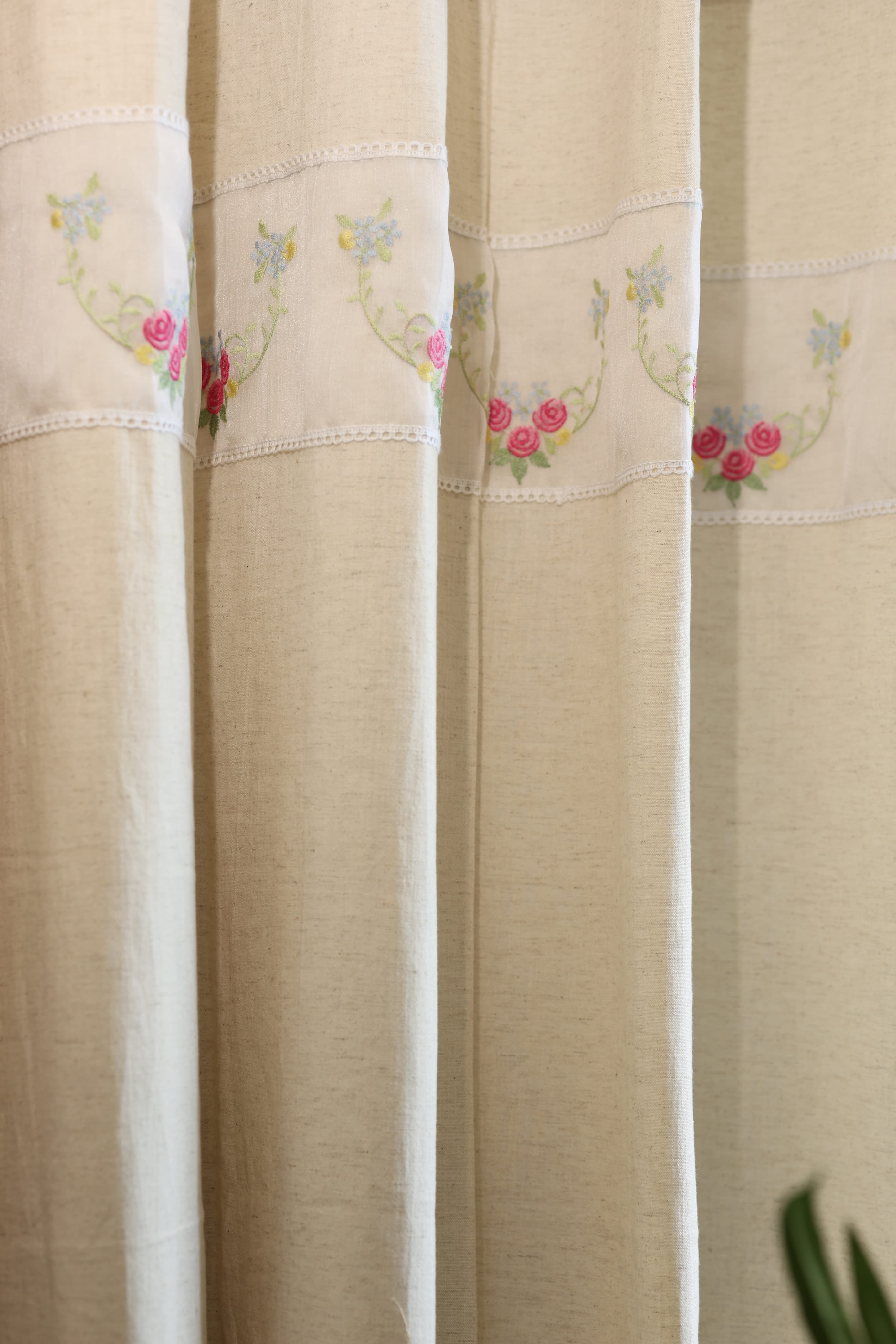 Curtains - Embroidery designer opaque curtains Three roses