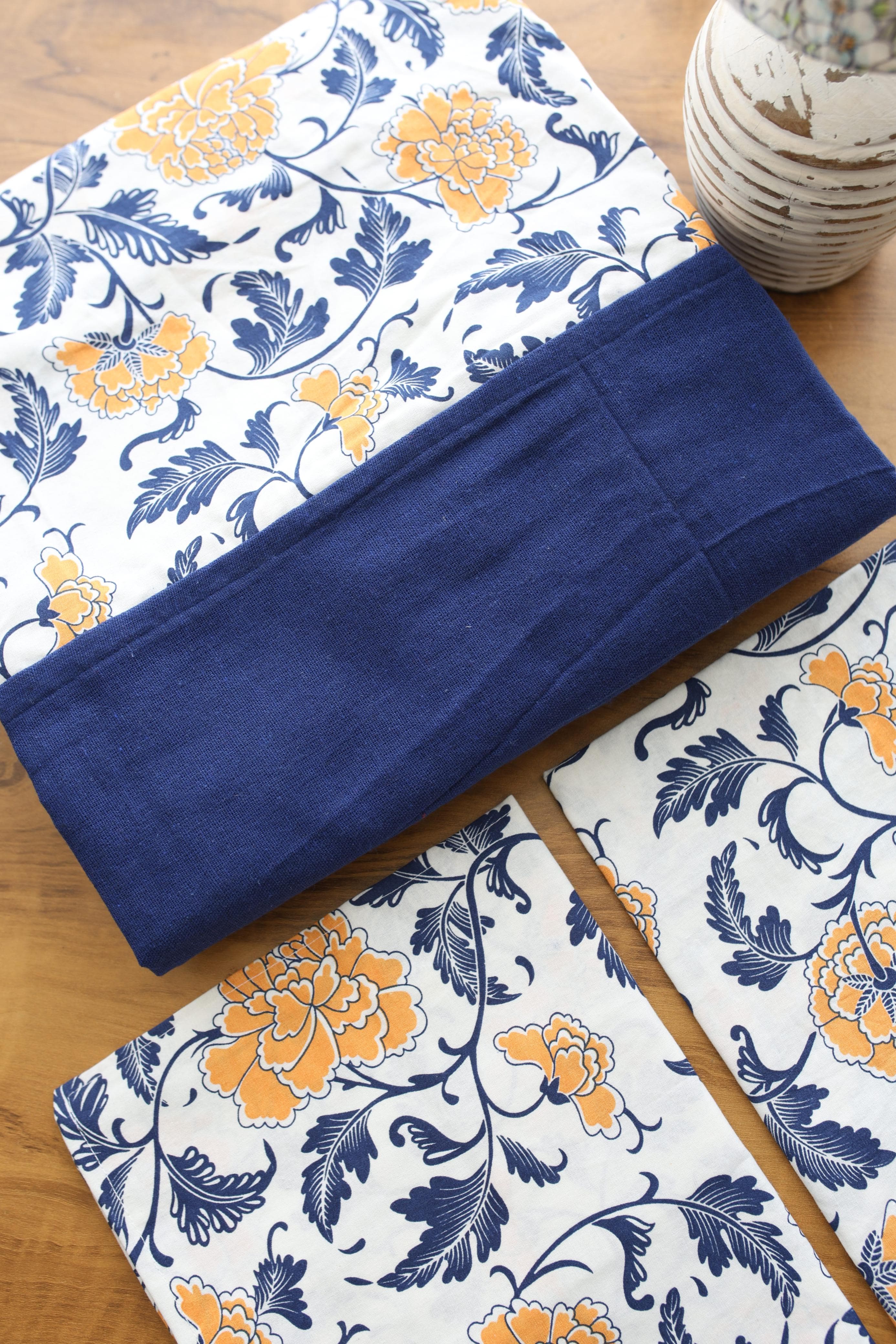 Bedsheets - King daily use border bedsheets