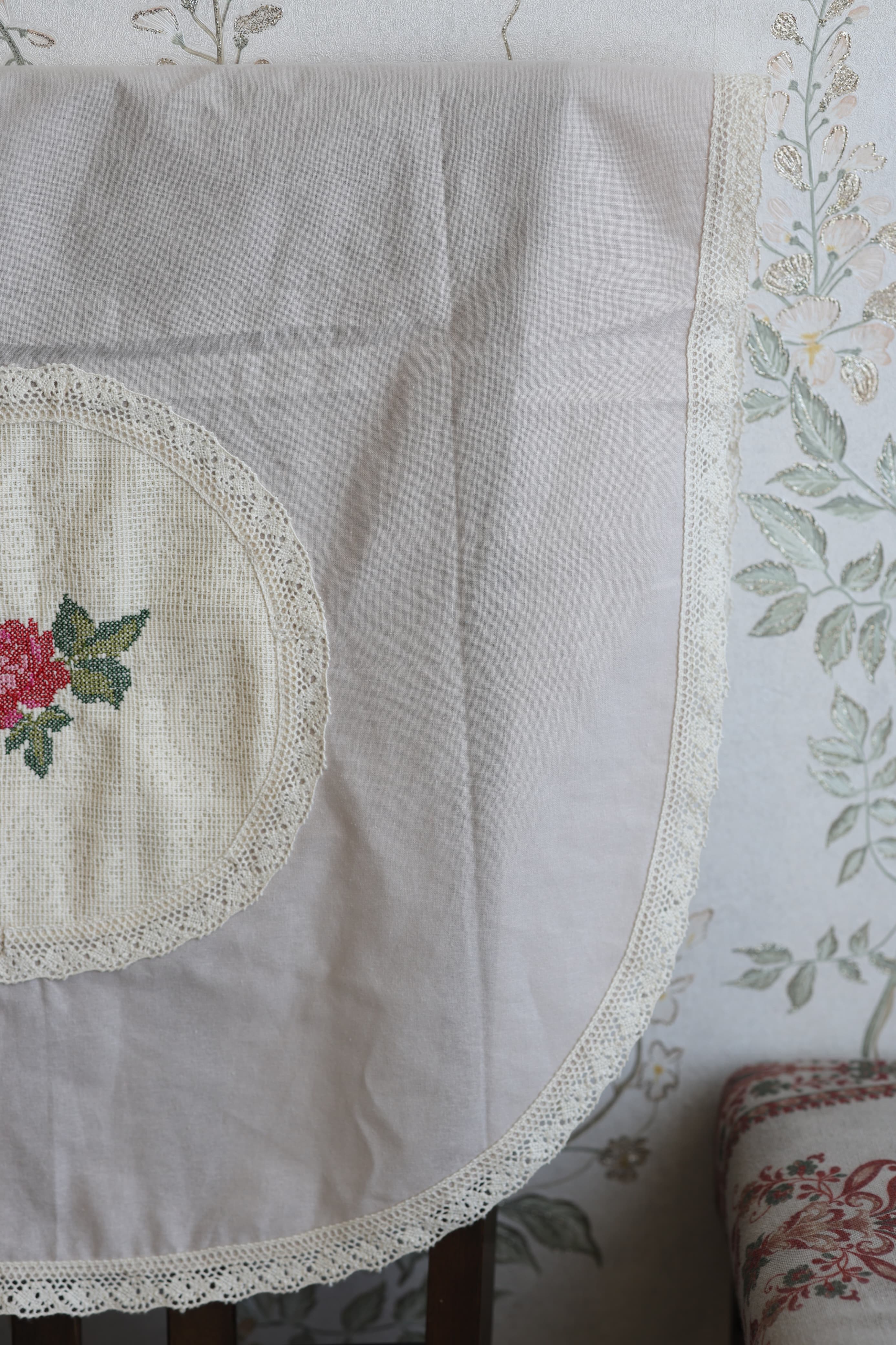 Chair / sofa back - cross stitch embroidery 3+1+1
