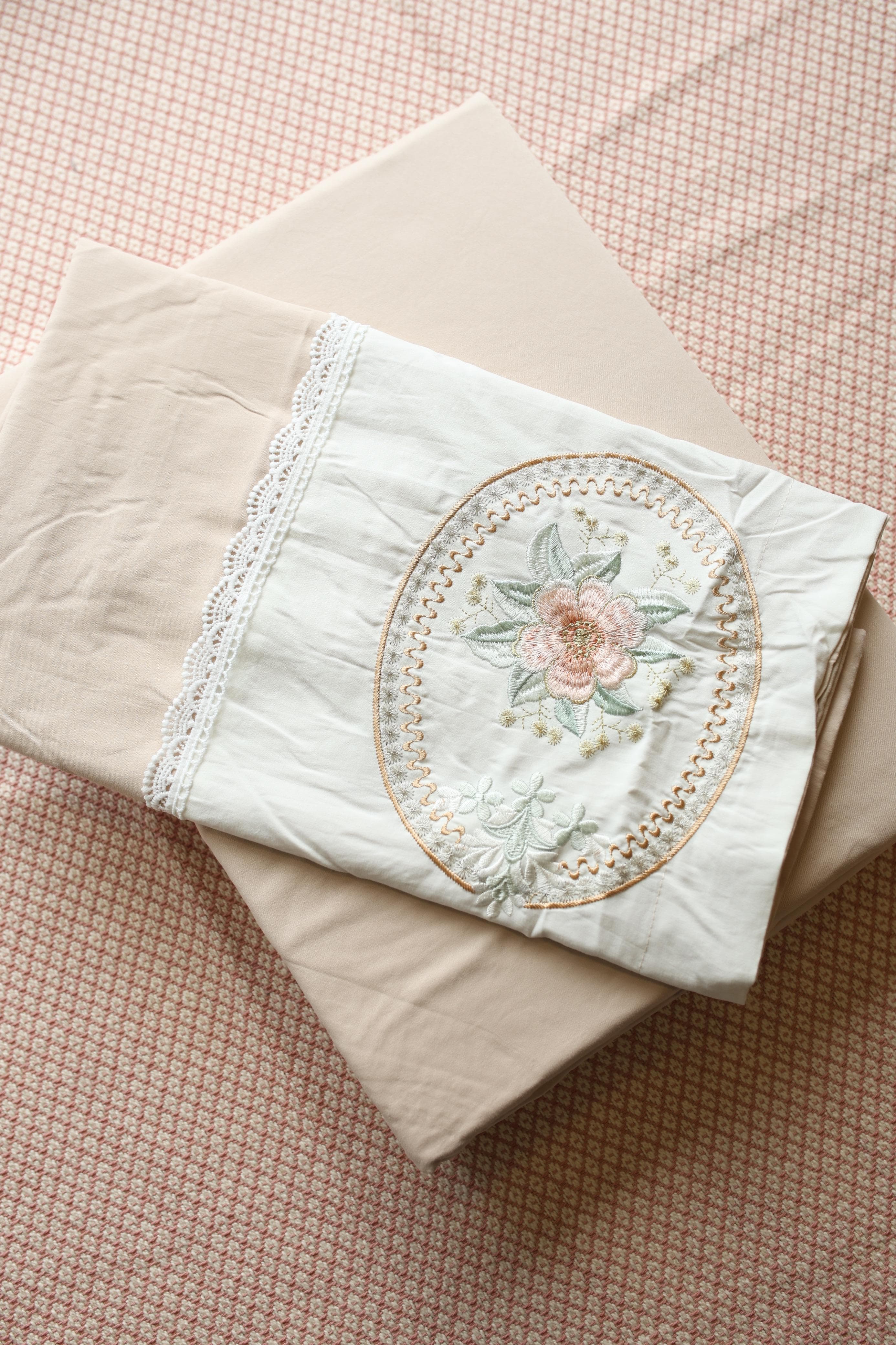 Vintage King Machine Embroidery Bedsheet with Lace Trim