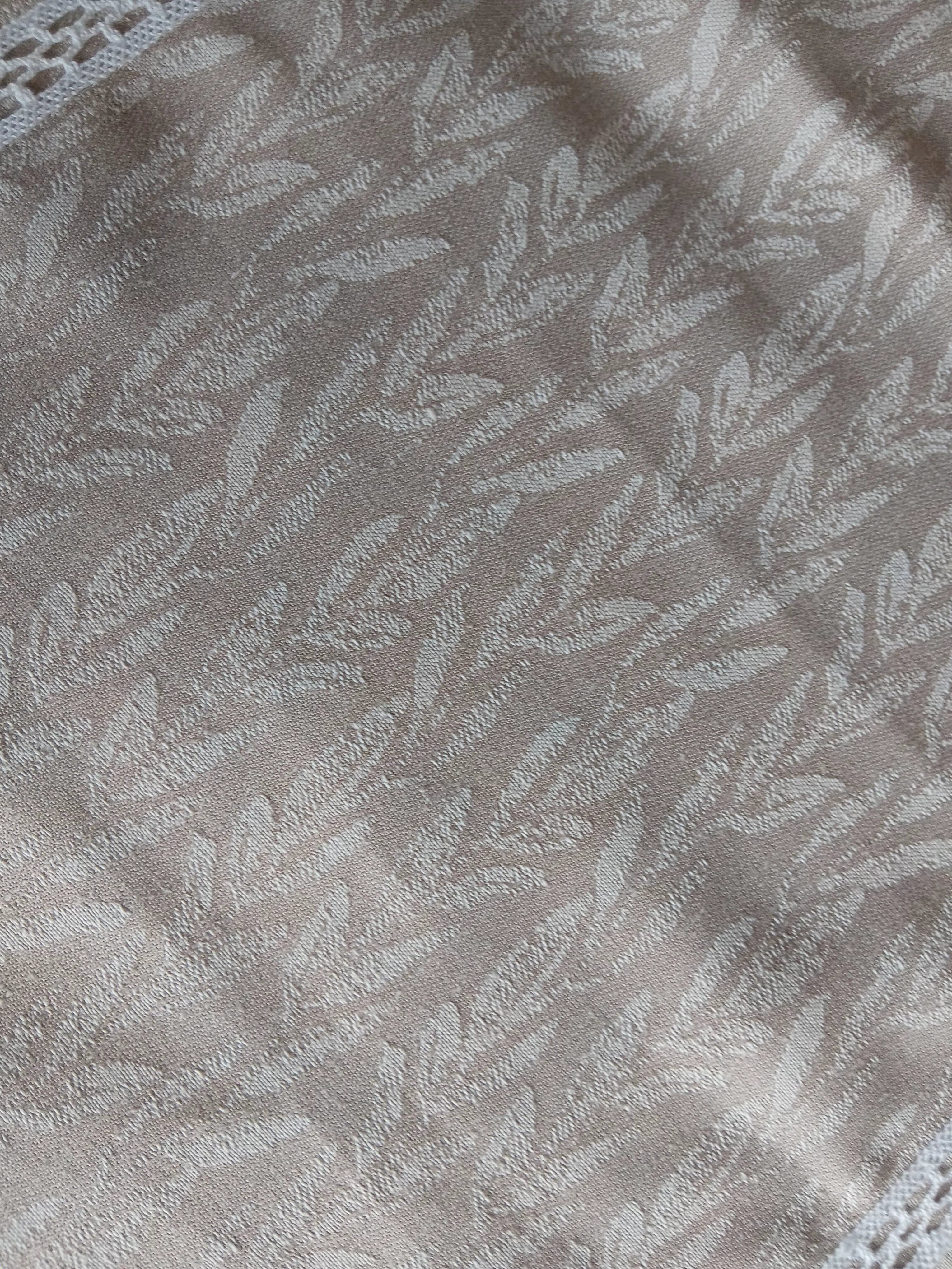 Table runners-8 seater