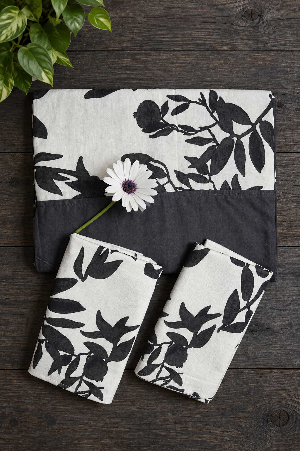 Bedsheets - King daily use border bedsheets