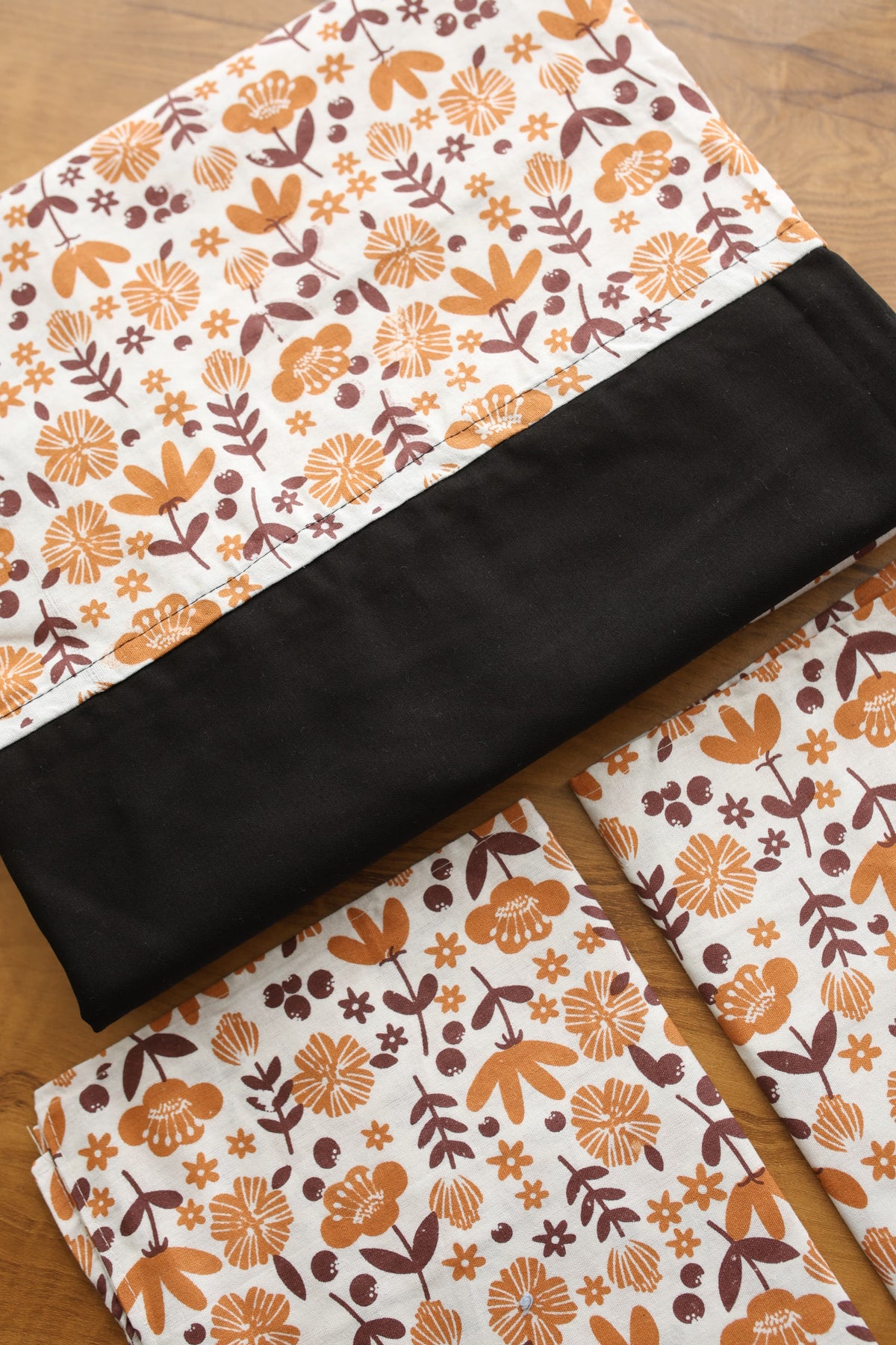 Bedsheets - King daily use border bedsheets