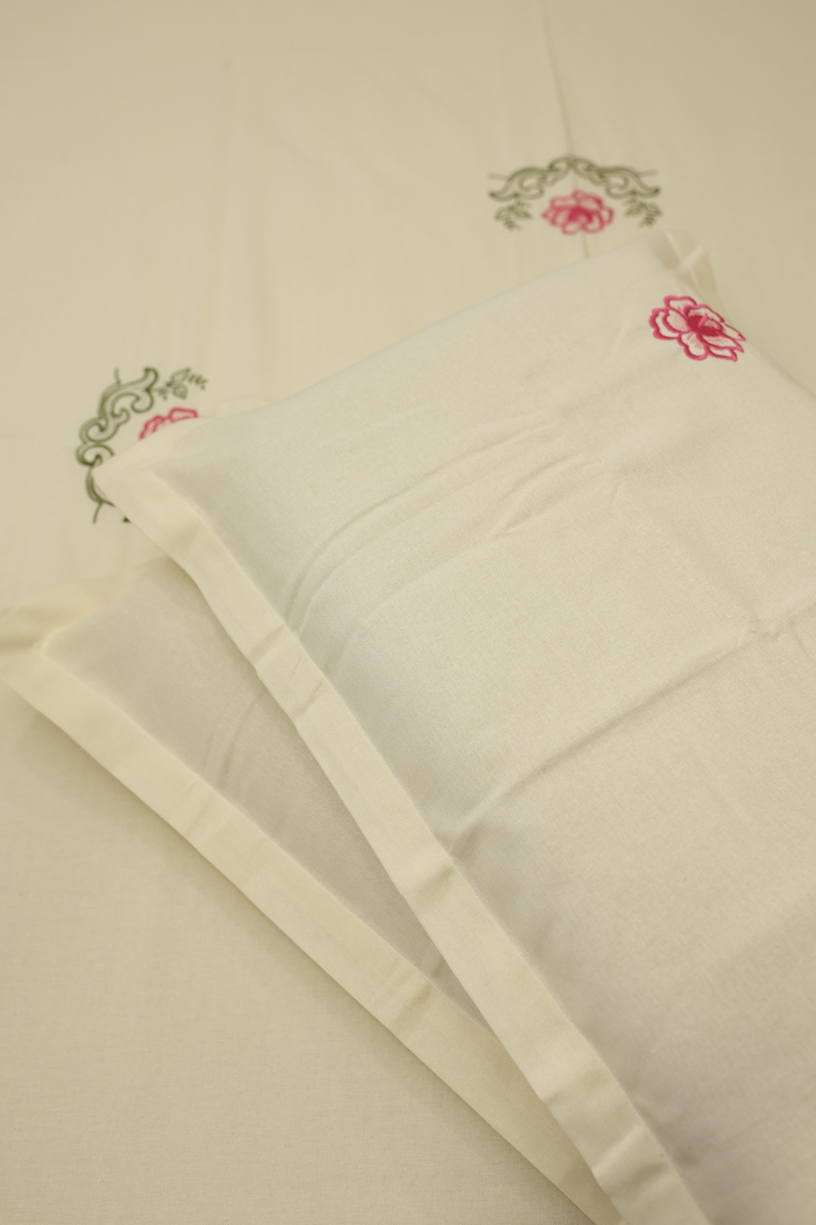 Bedsheets - Queen Premium machine embroidery bedspread off white base
