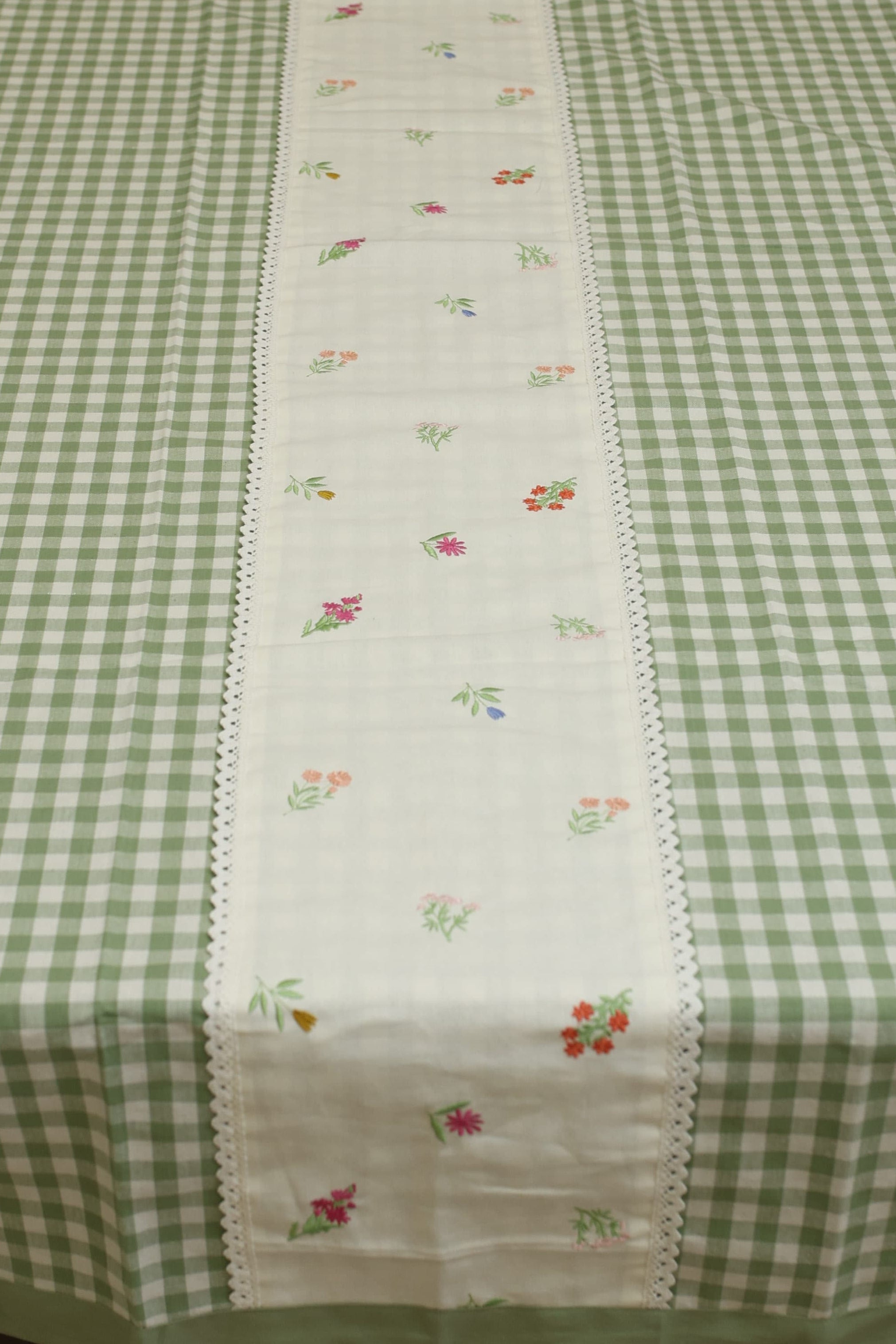 Table cloth - Check embroidery (6Seater-Green)