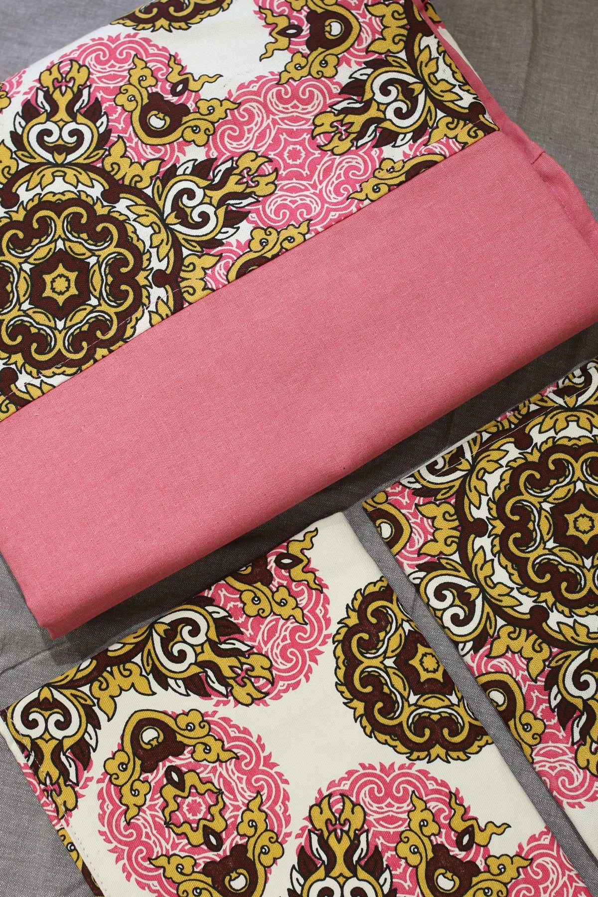 Bedsheets - King Daily use border bedsheets