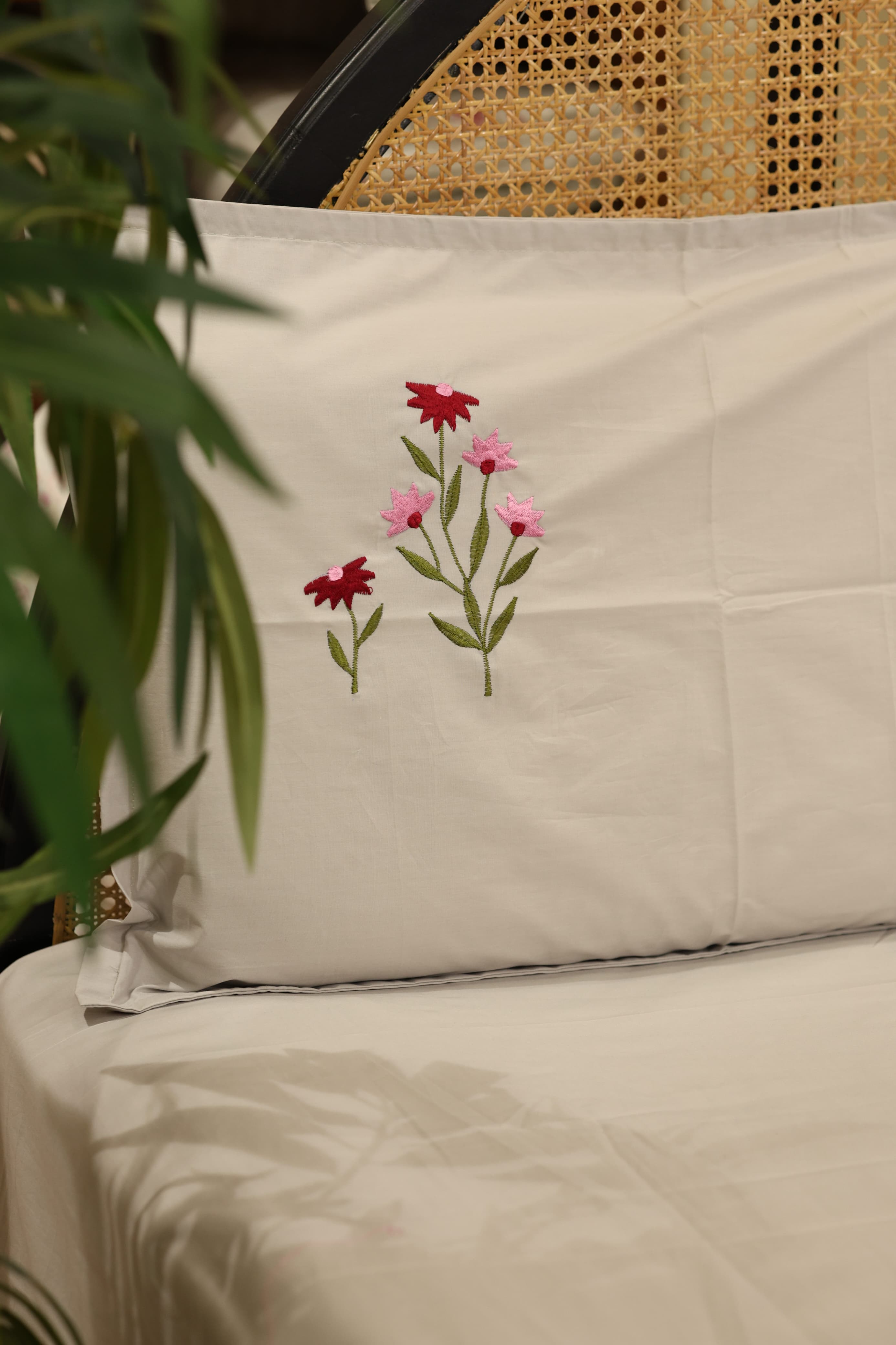 Bedsheets - Queen Premium Machine embroidery bedsheets MEQ