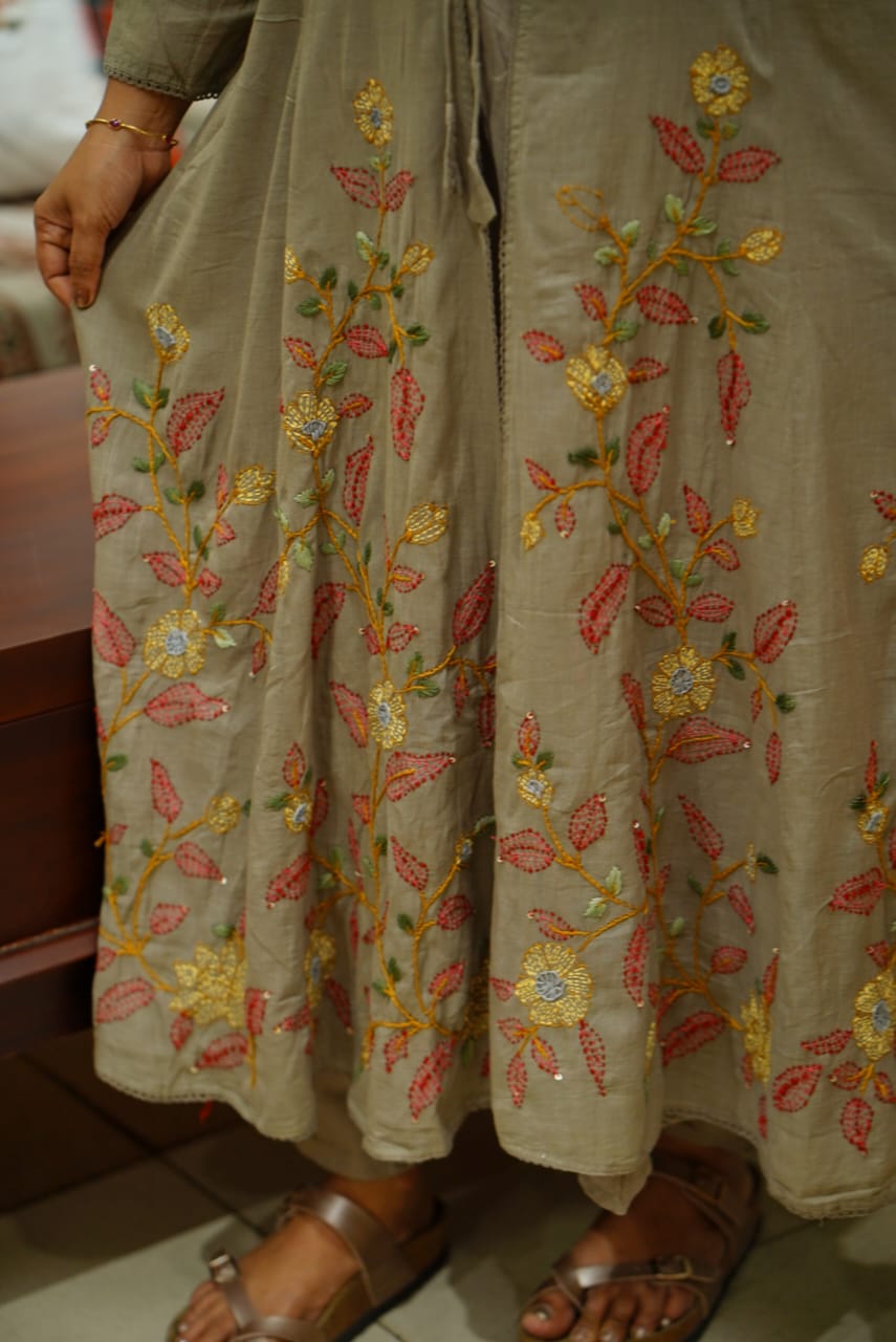 3 pcs mul cotton embroidered kurti set