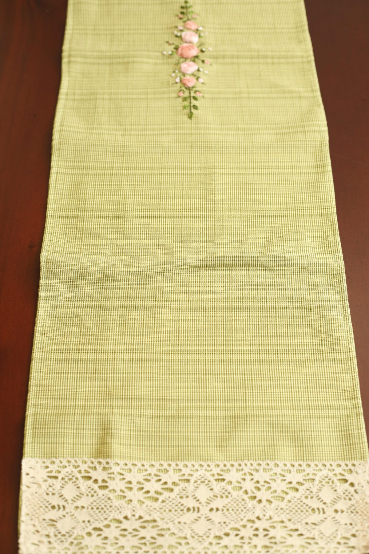 Table runner-4 Seater Ribbon embroidery